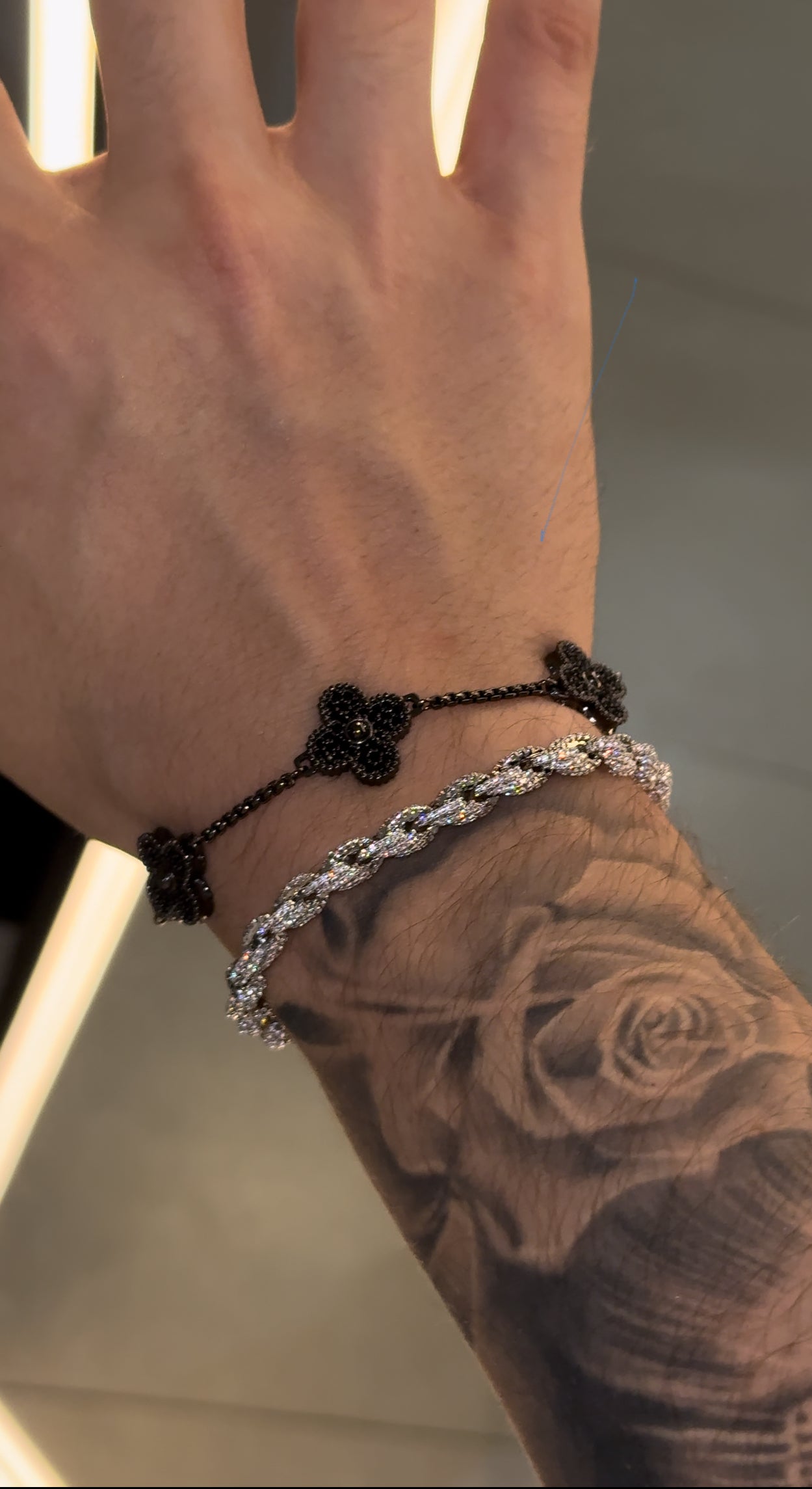 Brazalete VC. black negro full iced