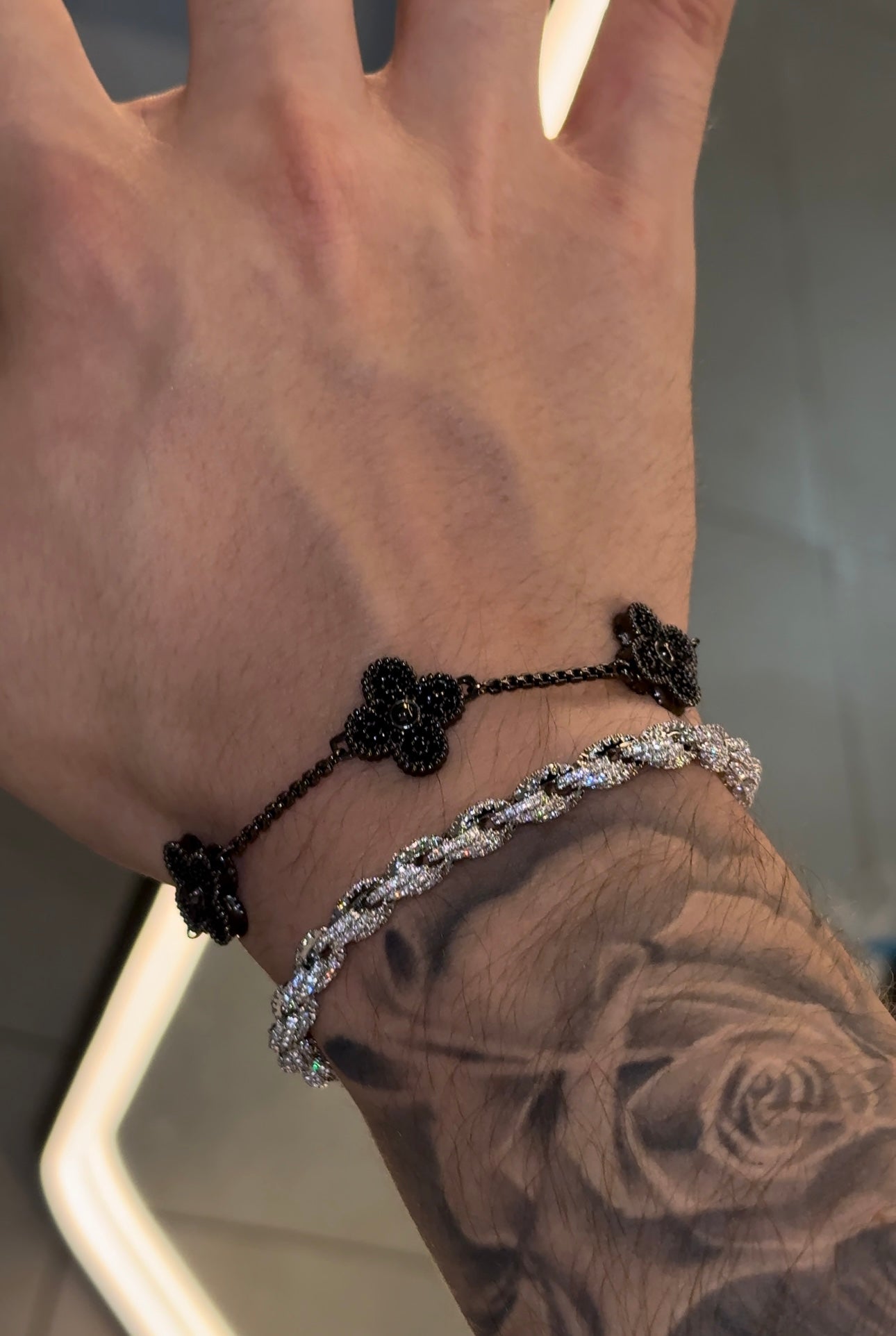 Brazalete VC. black negro full iced