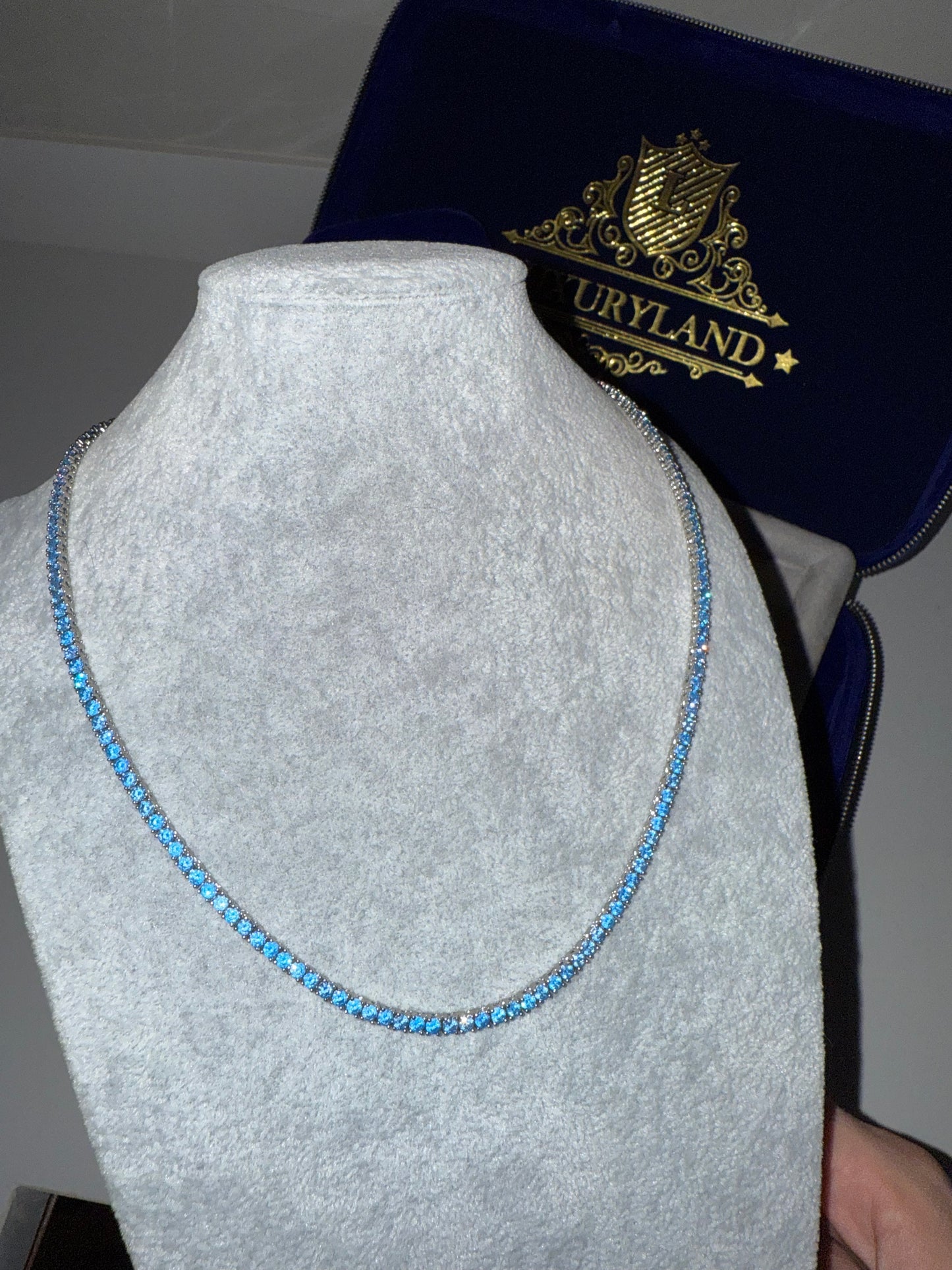 Cadena tennis blue 3 mm broche de caja whitegold 18k