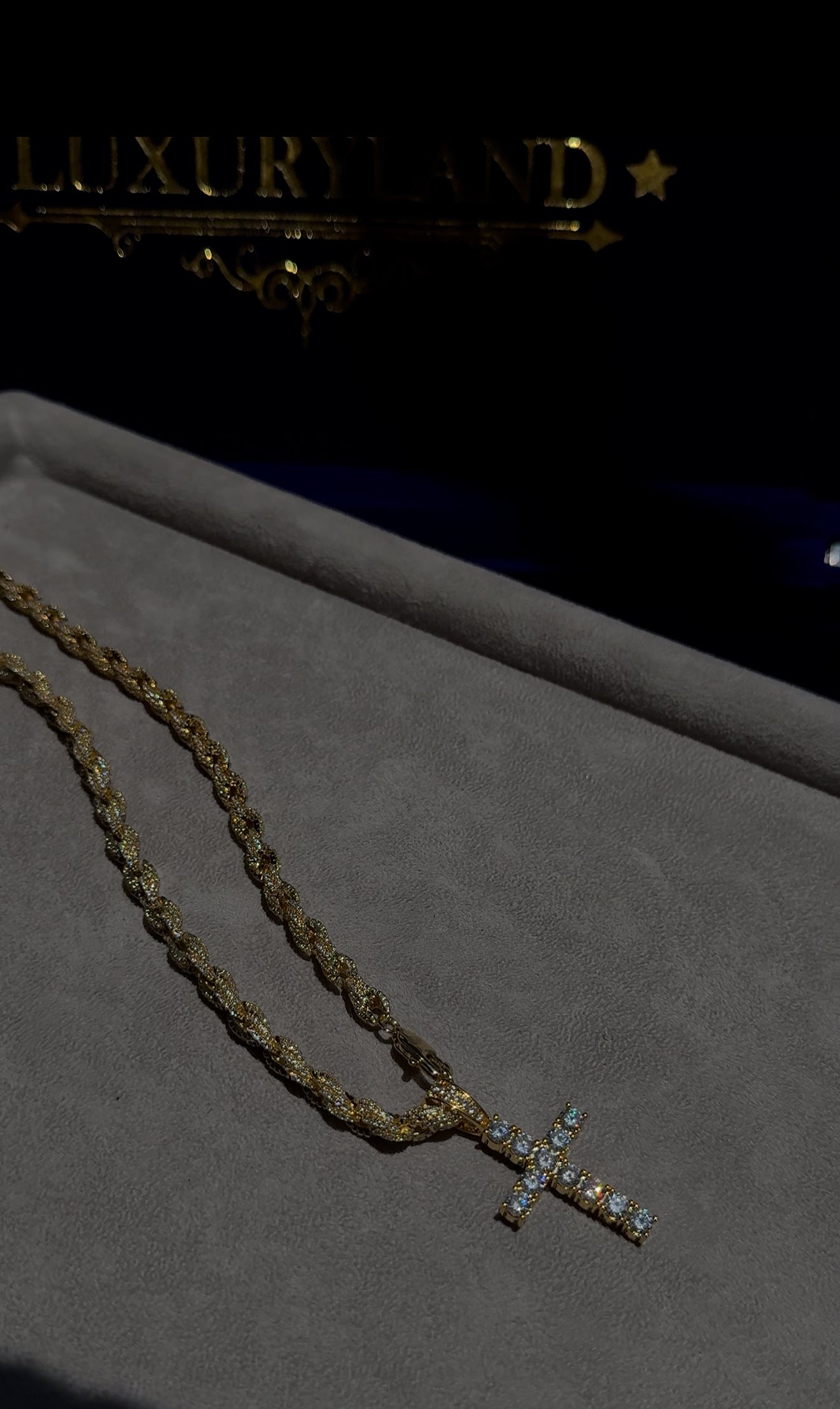 Cadena rope torzal 6 mm con dije de cruz dorada 18k 22 micras