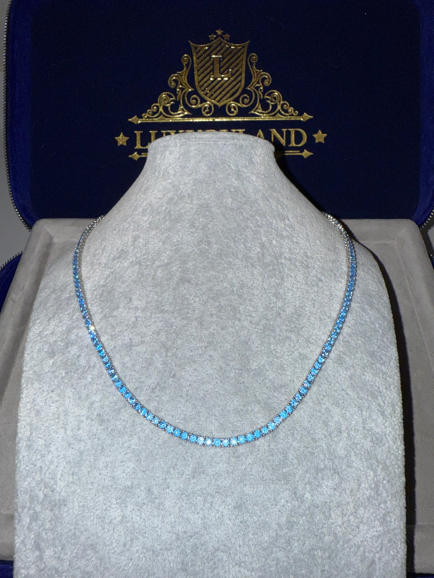 Cadena tennis blue 3 mm broche de caja whitegold 18k
