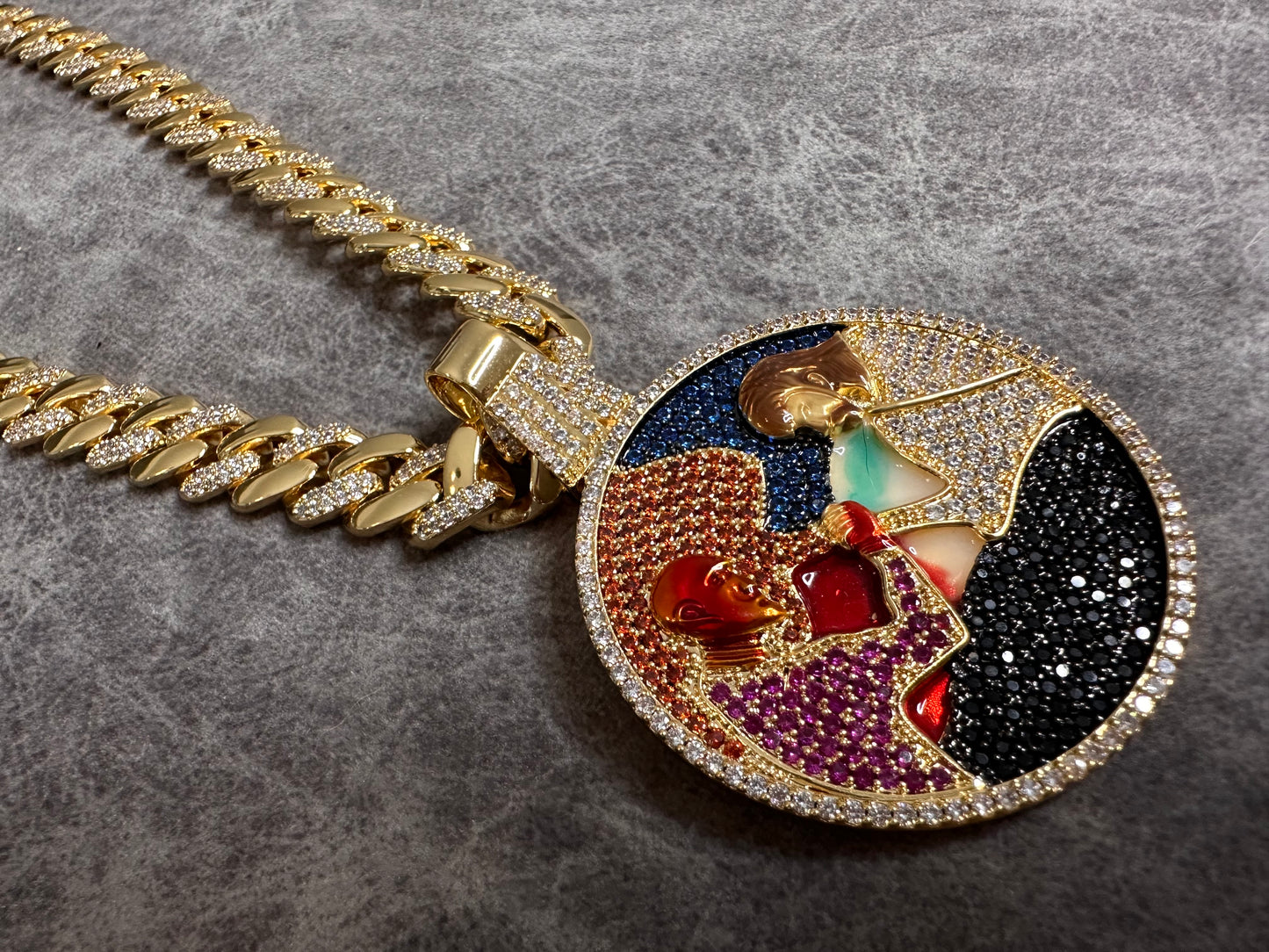 Dije de diablo contra JESUS ANUEL AA, con cadena cubana 14 mm, luxuryland design