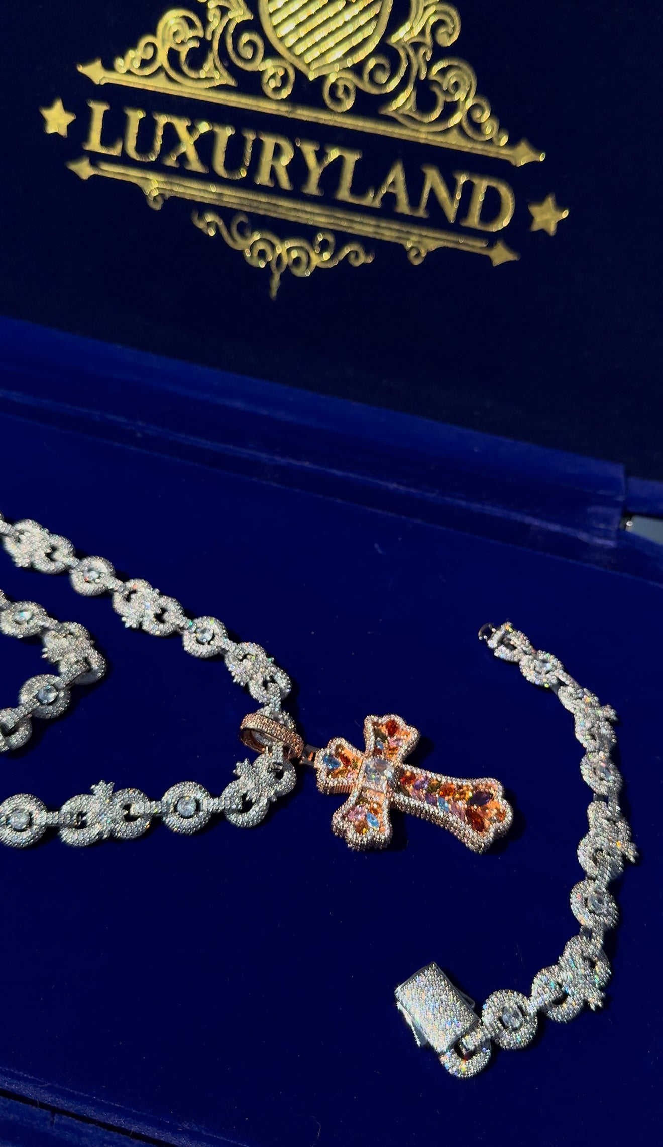 Cadena whitegold cross hearts y dije rose gold cross baguette multicolor con brazalete