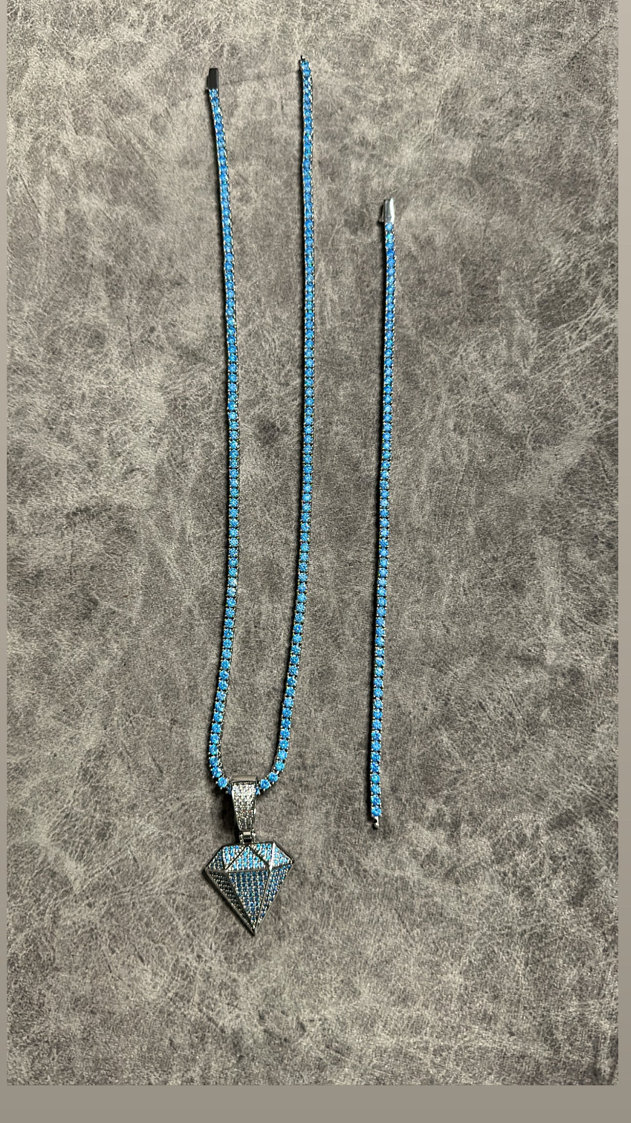 Conjunto tennis Blue 3 mm con dije de diamante tennis laminado en oro blanco 18 k (22 micras) broche de caja.