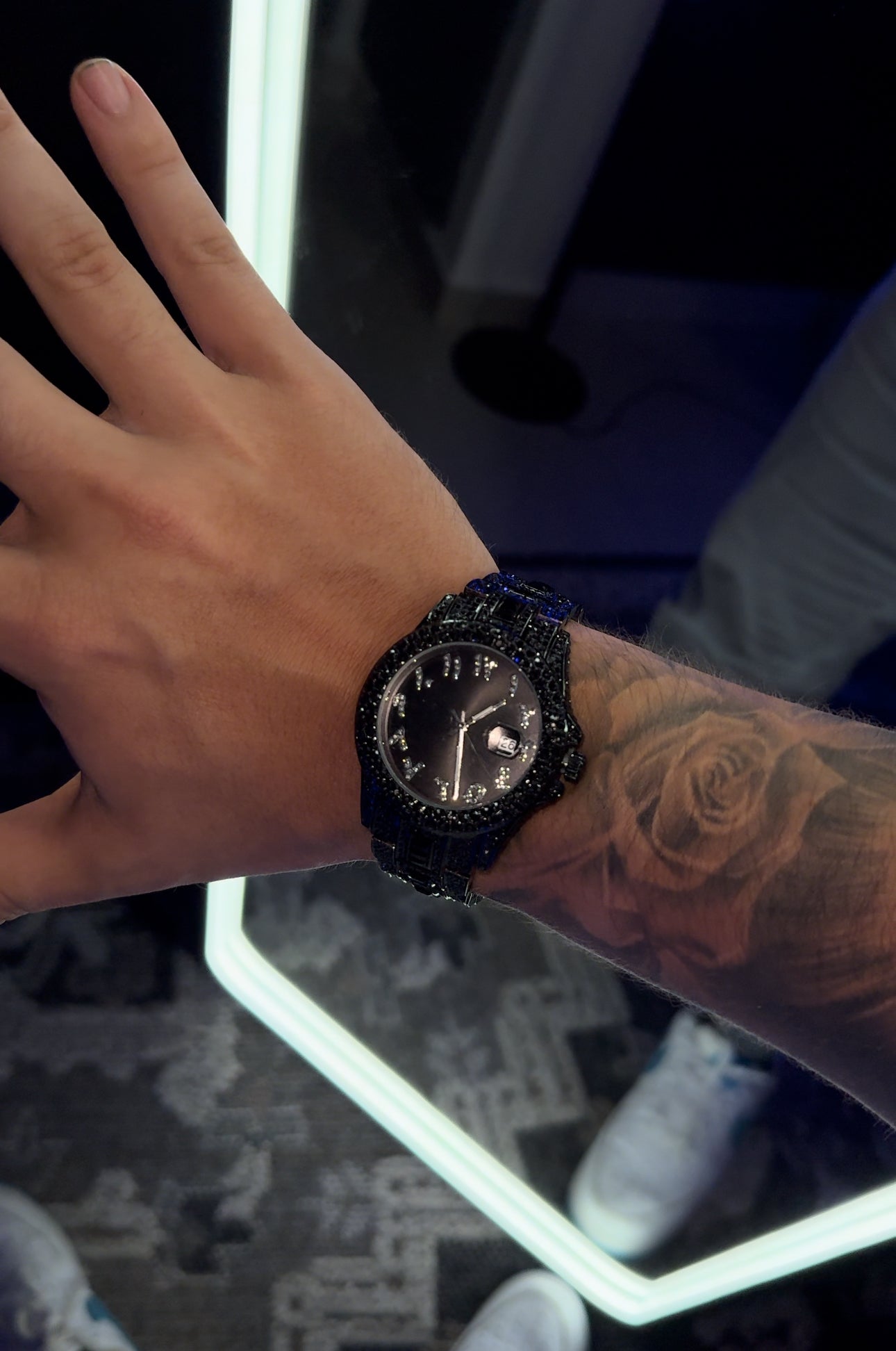 Reloj full ice circonita cubica (CZ) (black saphire) laminado en oro blanco 18k números arábigos
