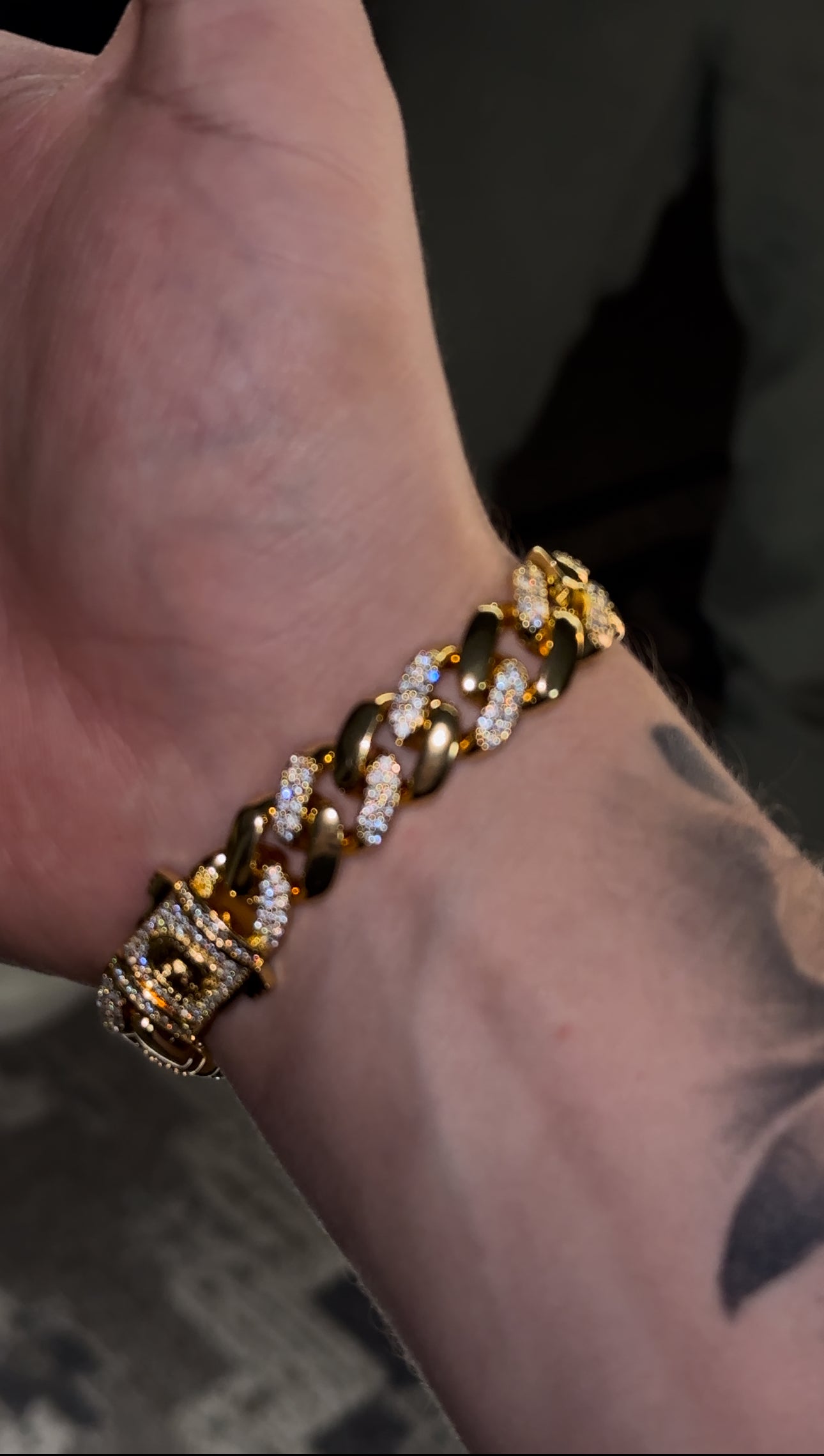Brazalete bi-full iced golden 18k