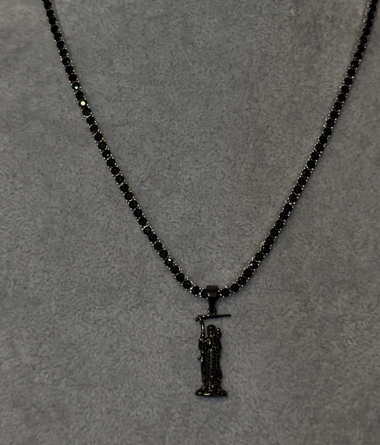 Black tennis chain con dije de la santa mini (50 cm)