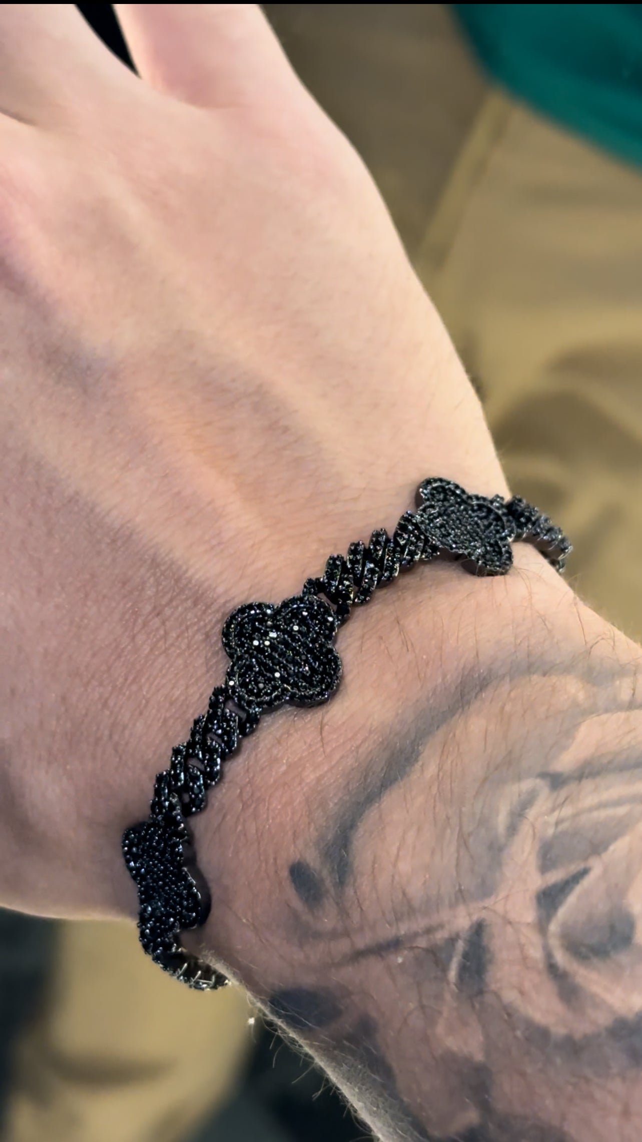 Brazalete VC black cuban link full iced