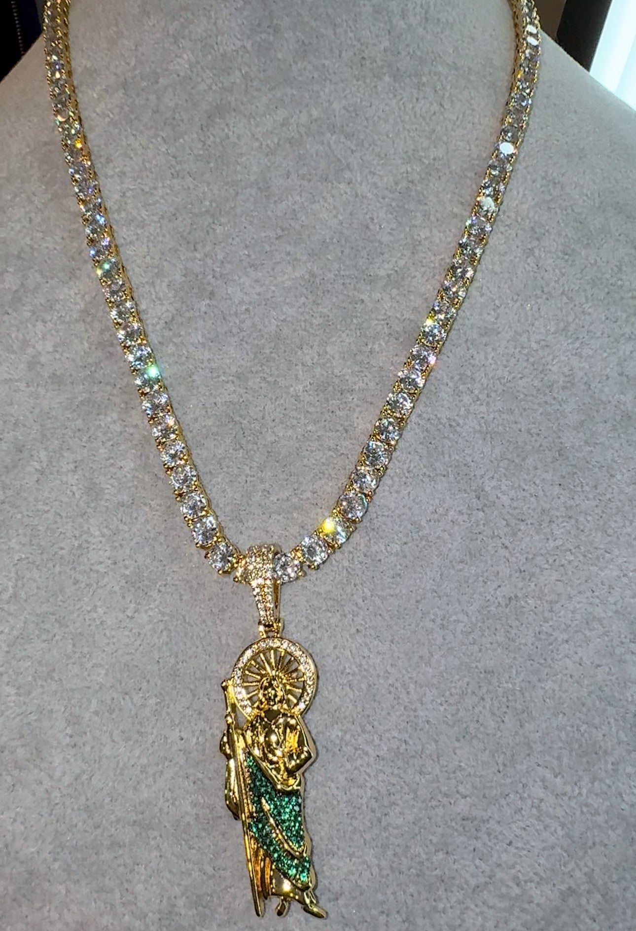 Cadena tennis 5 mm con dije de San Judas gold 18 k plated (torzal de regalo por buen fin)