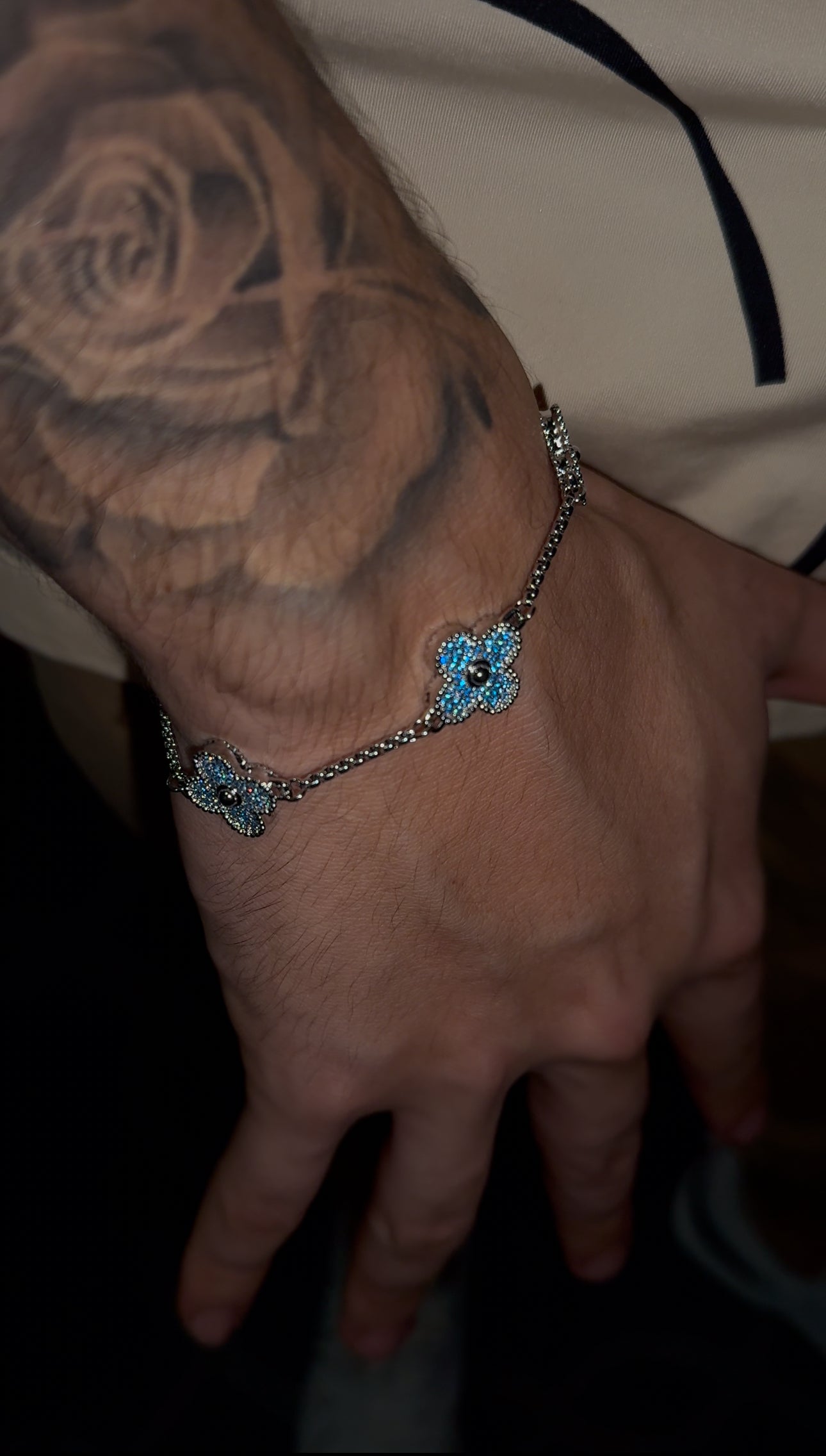 Brazalete VC. blue and white full iced