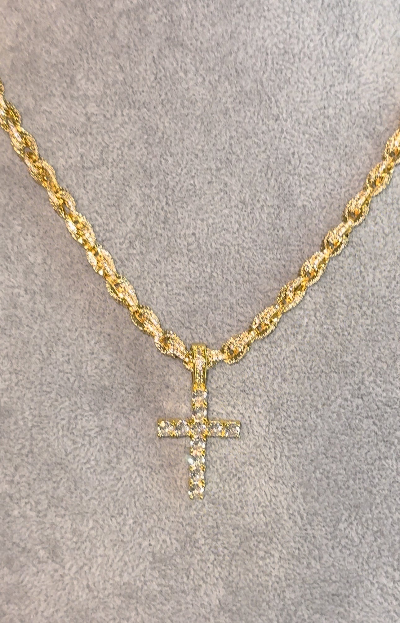 Cadena rope torzal 6 mm con dije de cruz dorada 18k 22 micras