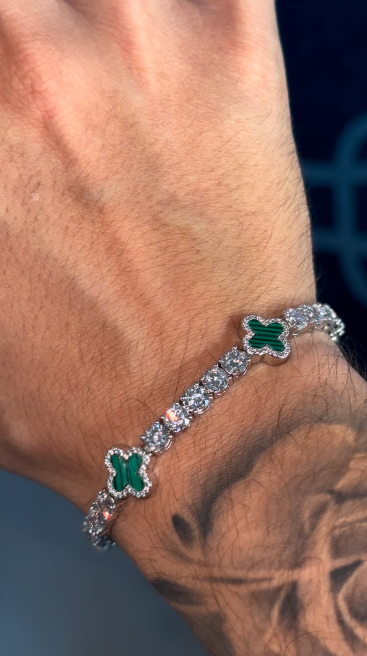 Brazalete VC. verde green full iced tennis 5 mm whitegold 18k