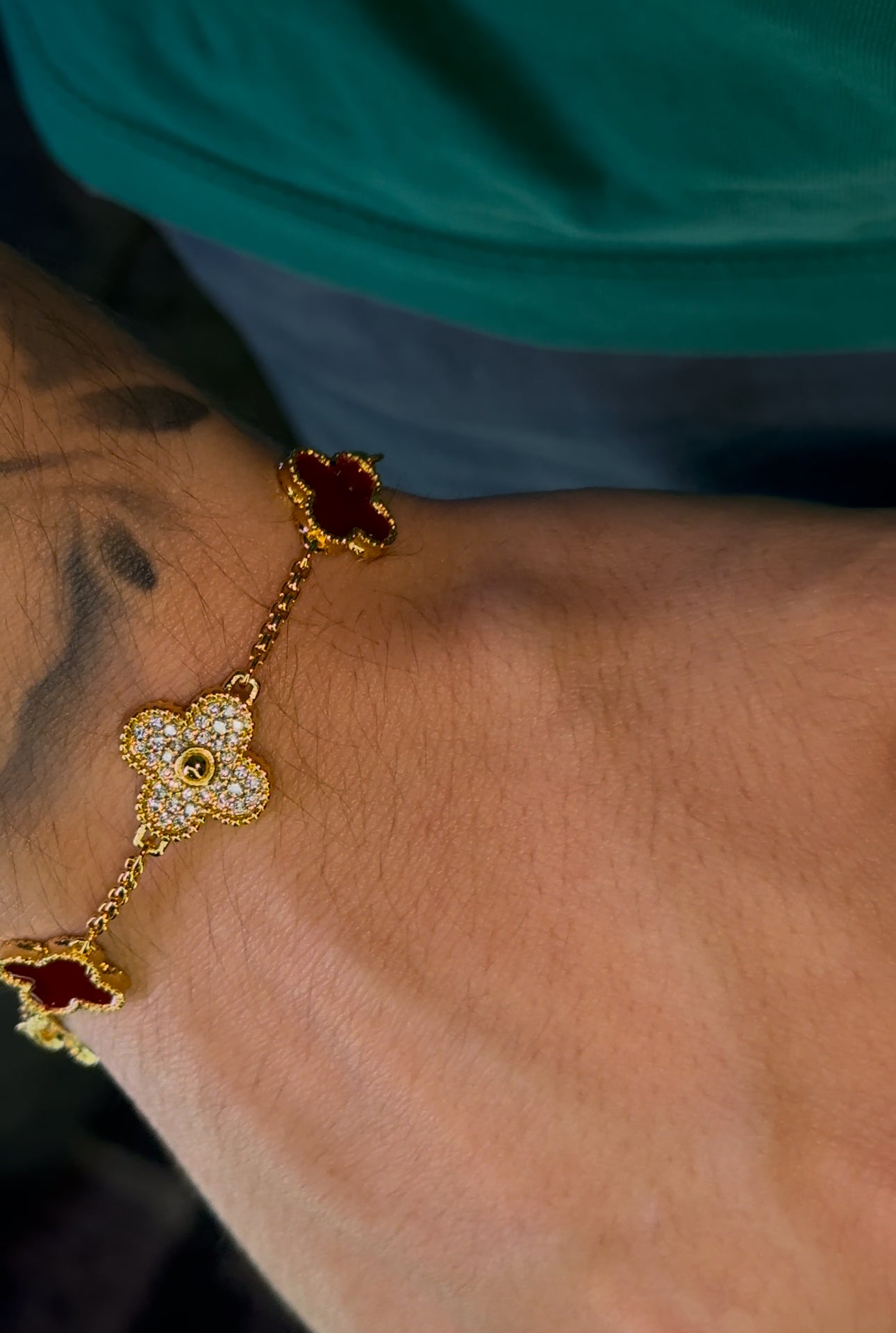 Brazalete VC. red golden full iced