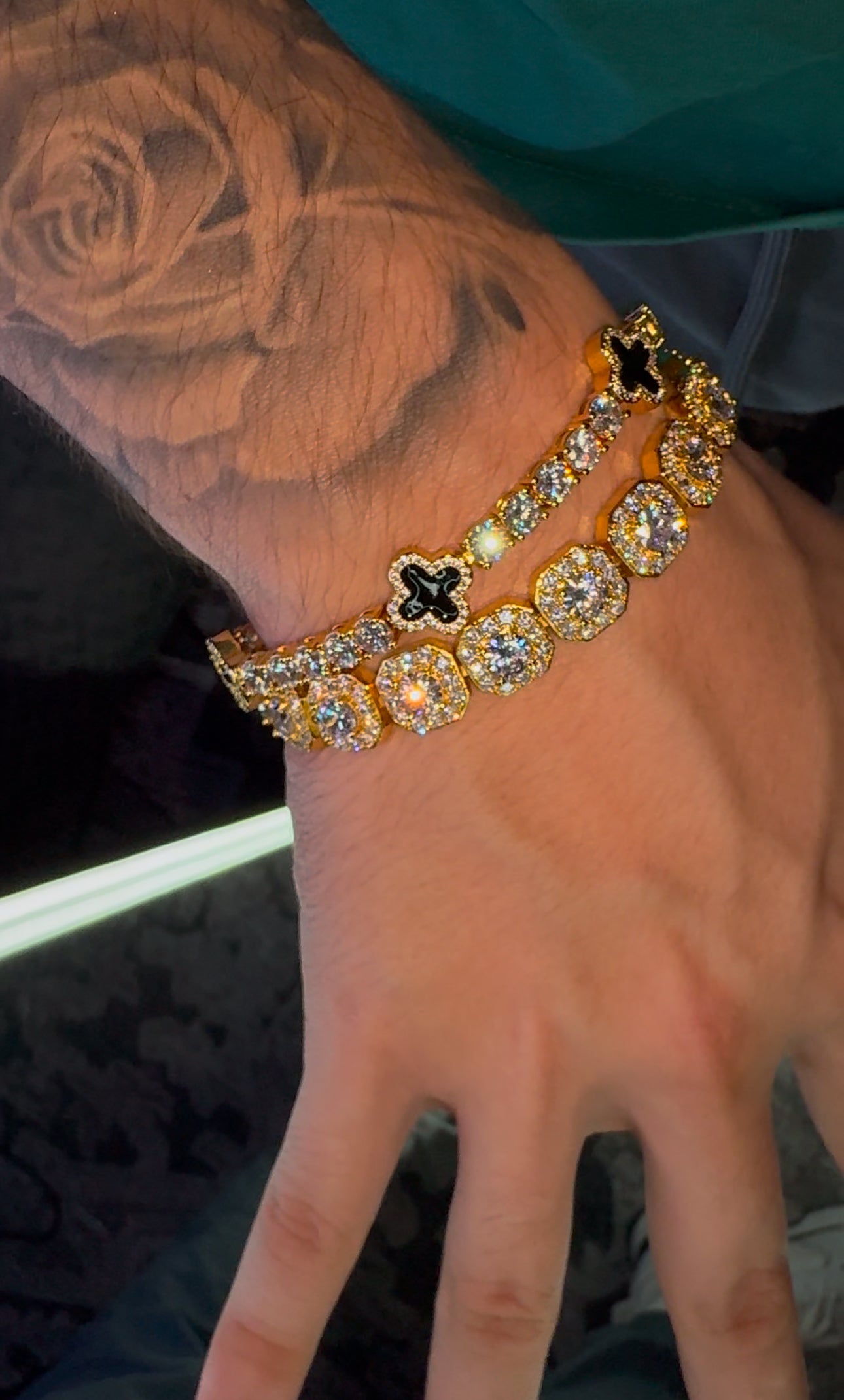 Combo en promo cluster gold y brazalete tennis 5mm VC. gold x black