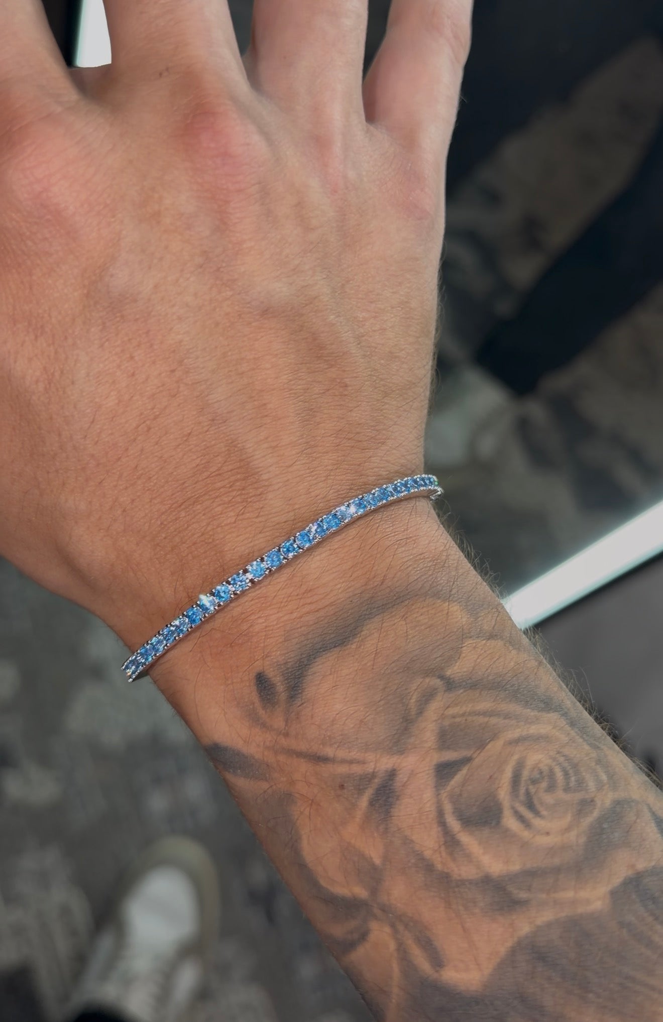 Brazalete tennis azul blu saphire con incrustaciones de circonita cubica (CZ)