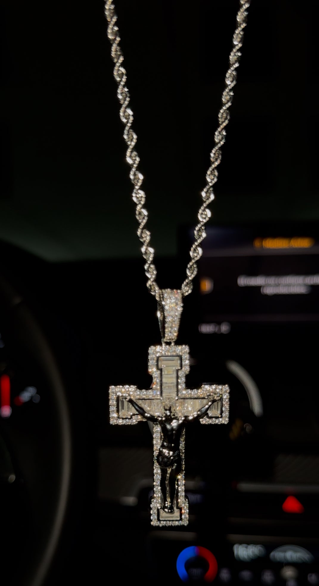 Dije de Cristo olímpico white gold 3D con cadena torzal 3mm
