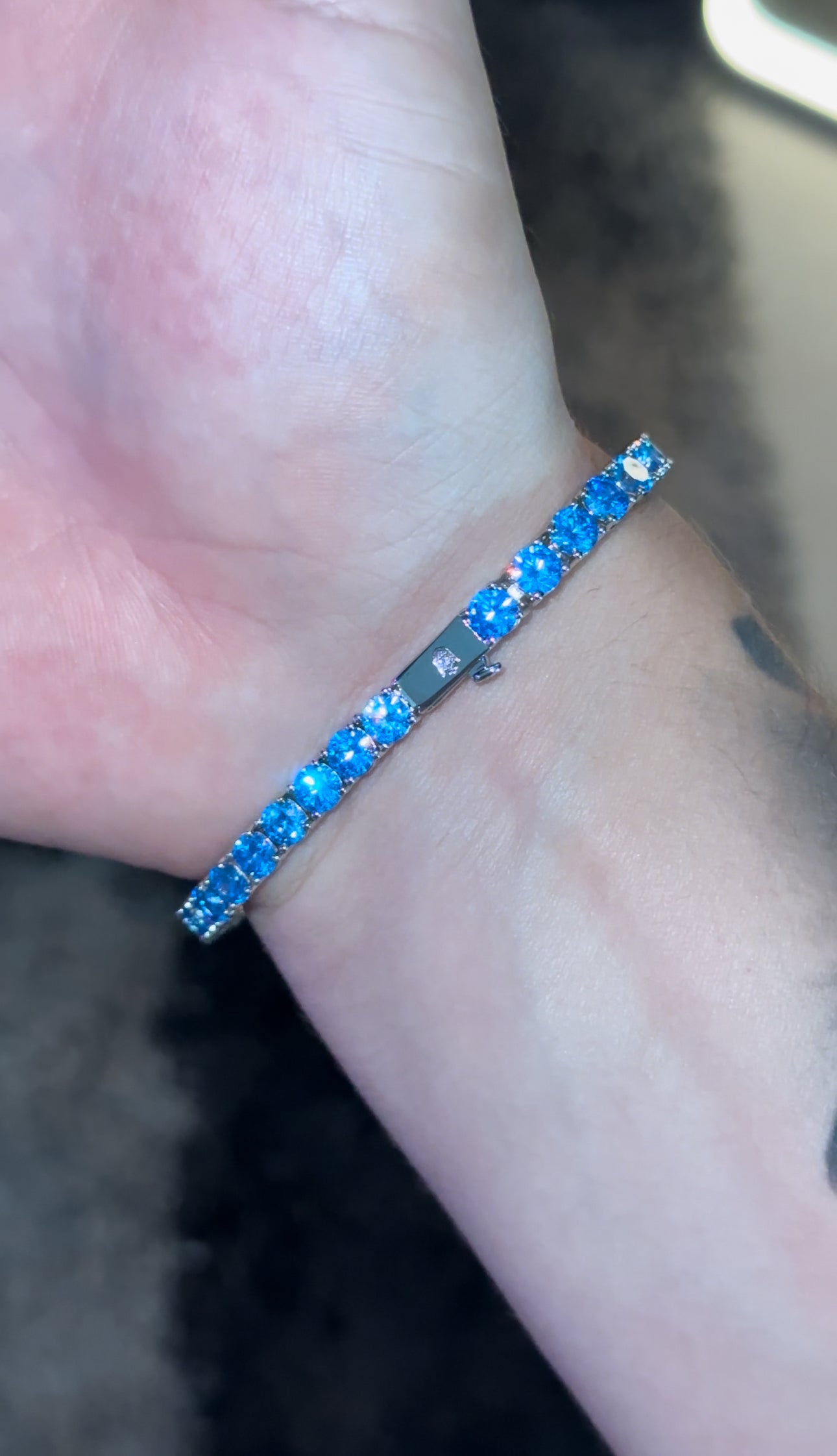 Brazalete blue azul 5 tennis box clasp whitegold plated 18 k (22 micras)