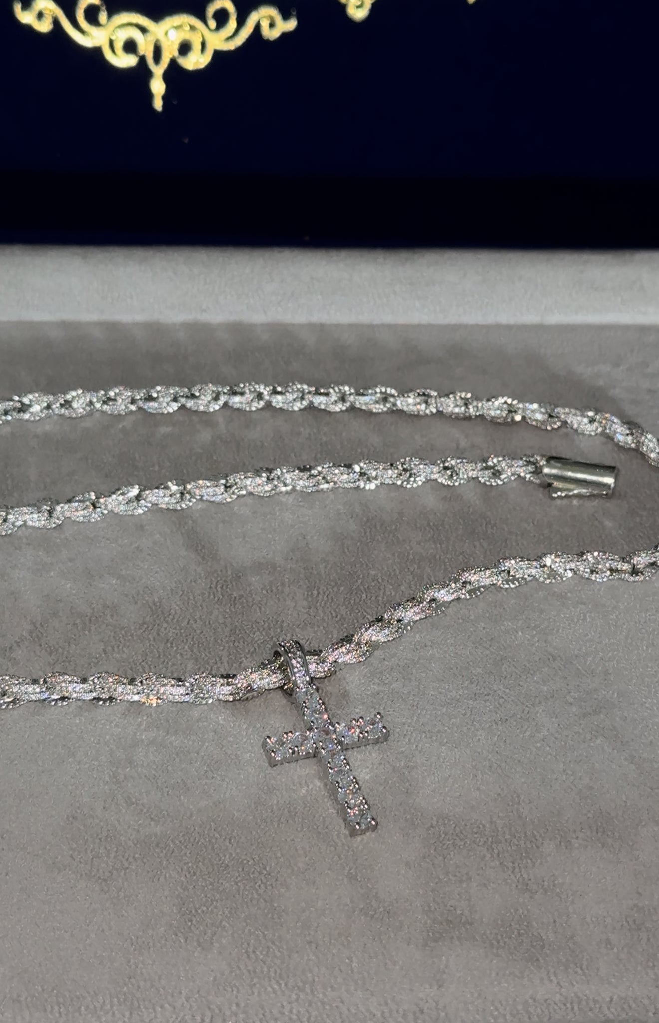 Cadena rope torzal 6 mm con dije de cruz whitegold 18k 22 micras