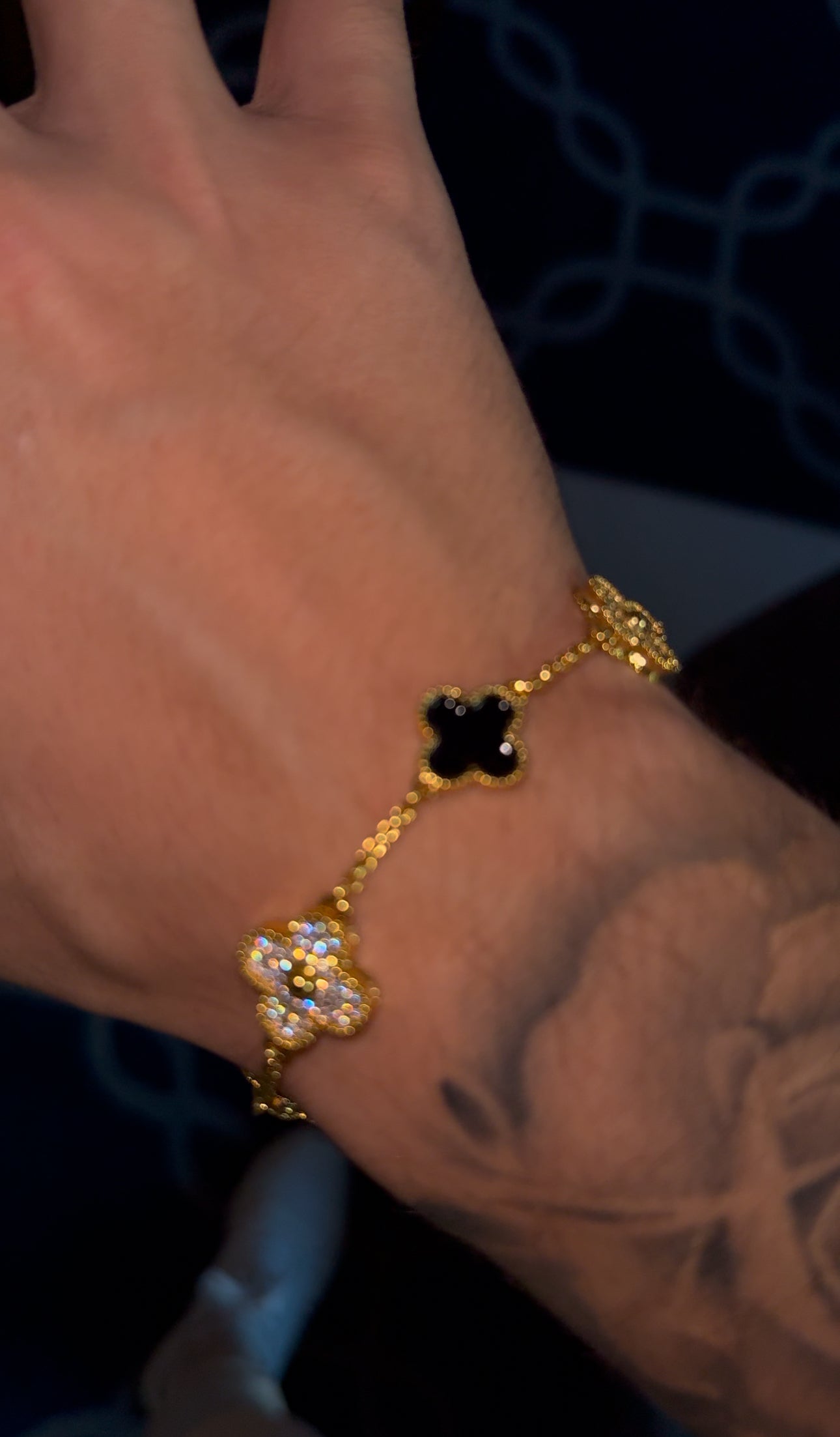 Brazalete VC. black golden and negro full icedd