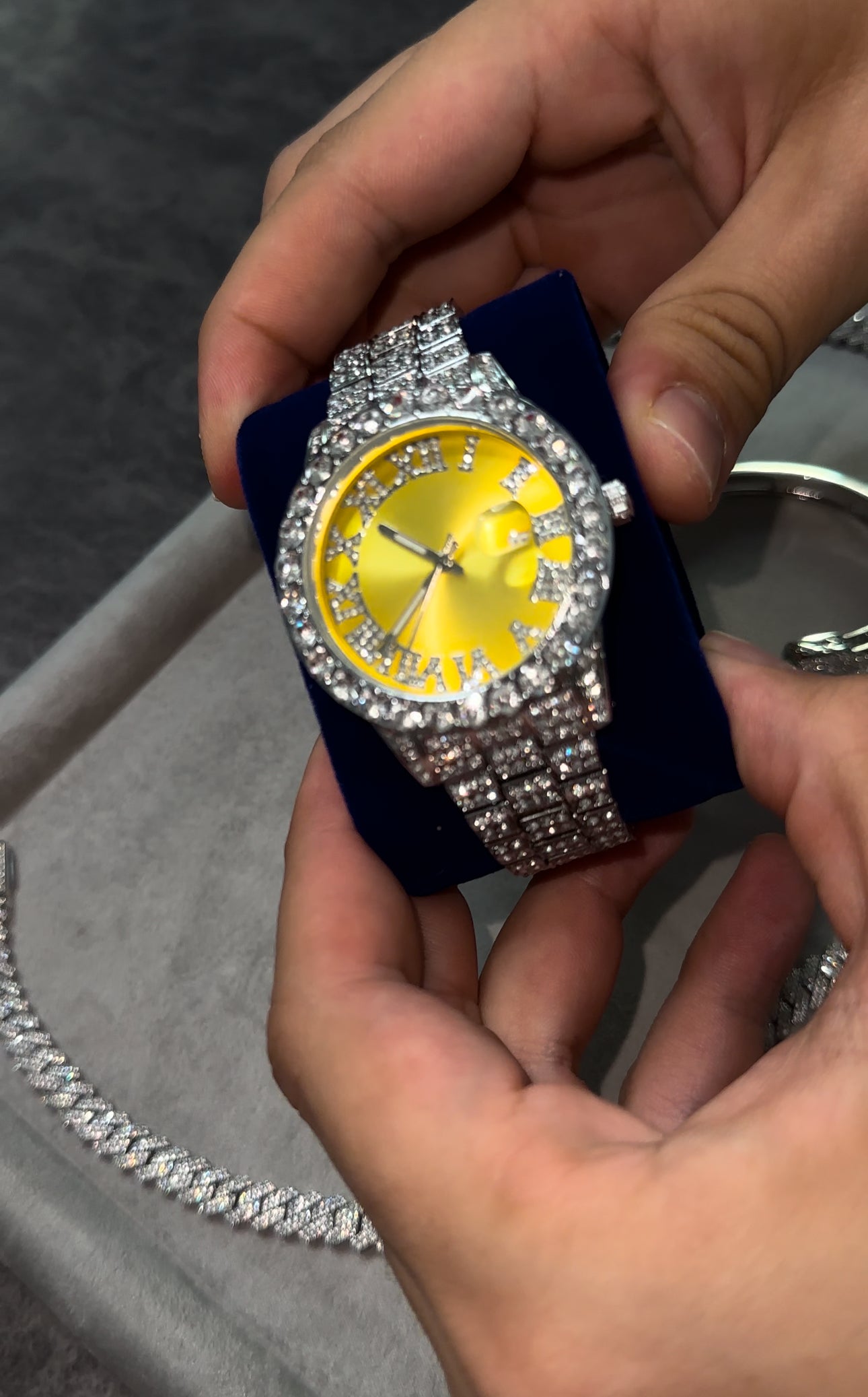 Reloj full ice circonita cubica (CZ) (yellow) laminado en oro blanco 18k