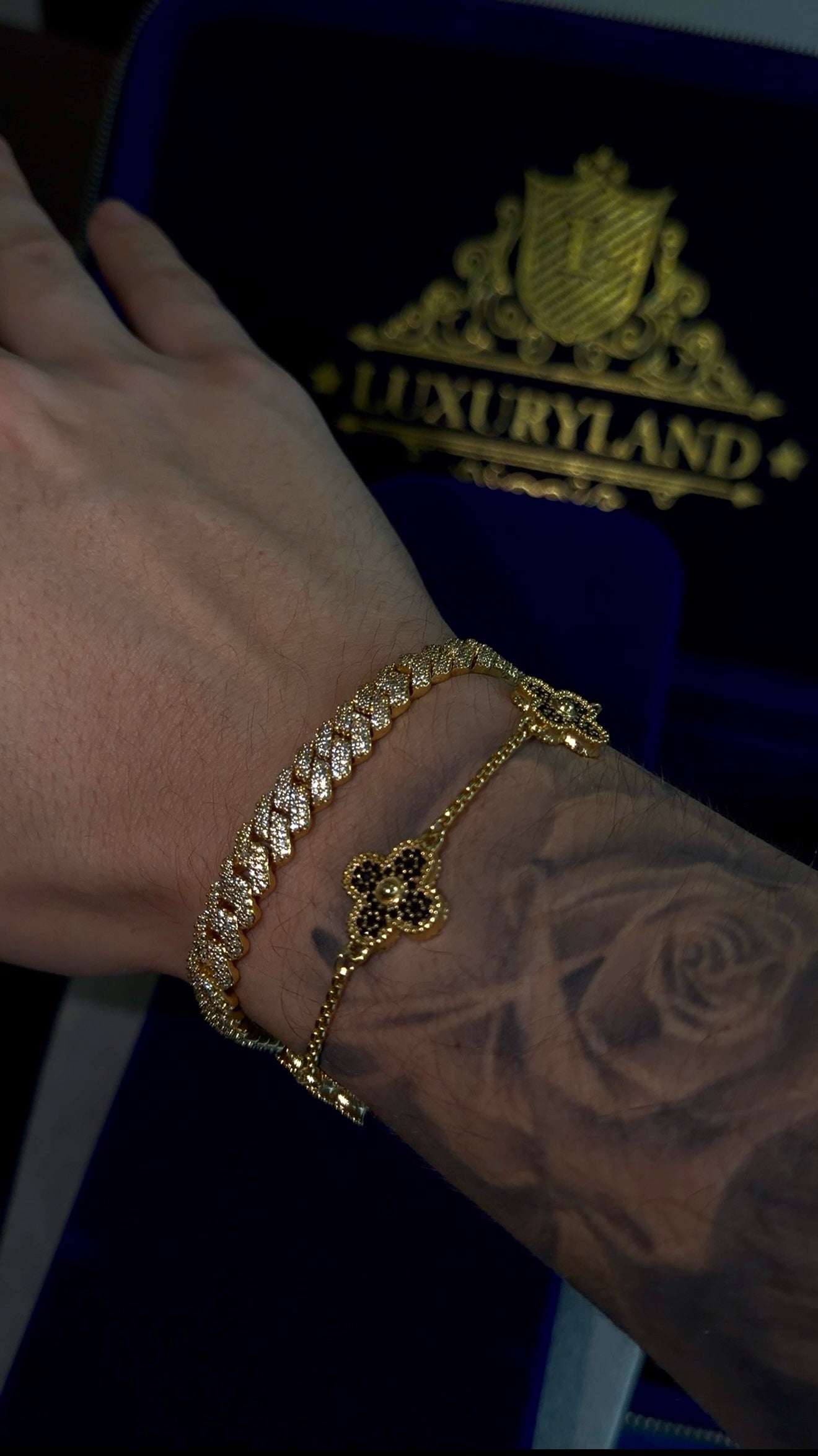 Combo dúo en promo! Brazalete VC GOLD AND BLACK y BRAZALETE CUBANO 8 MM PRONG LINK