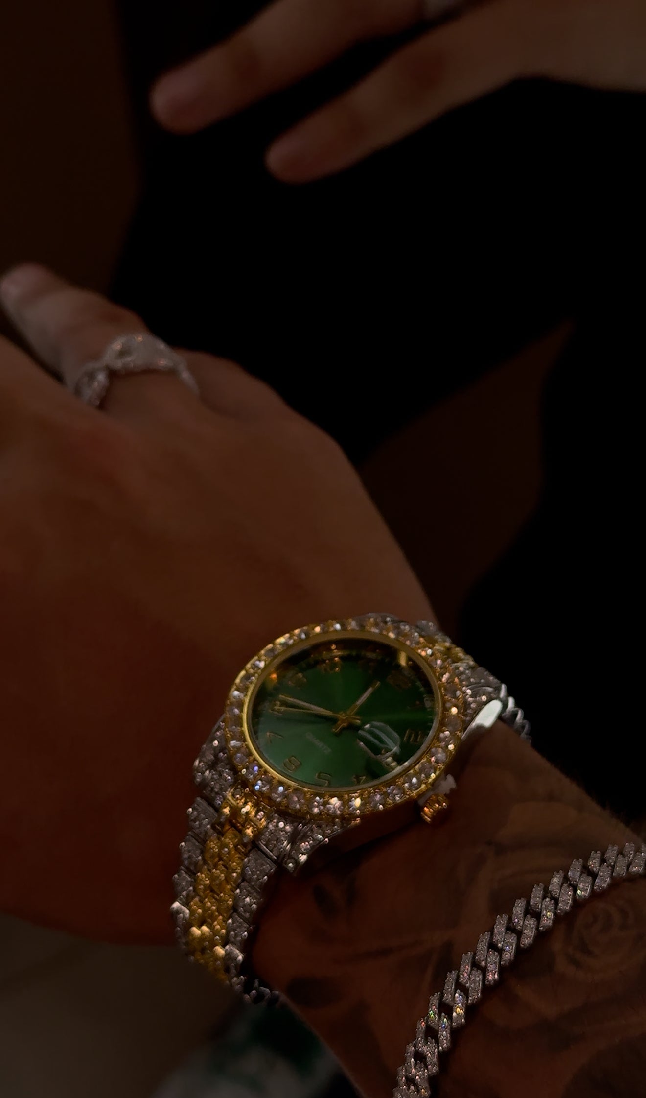 COMBO brazalete cuban link 7mm + reloj green x full iced + anillo GCC white gold