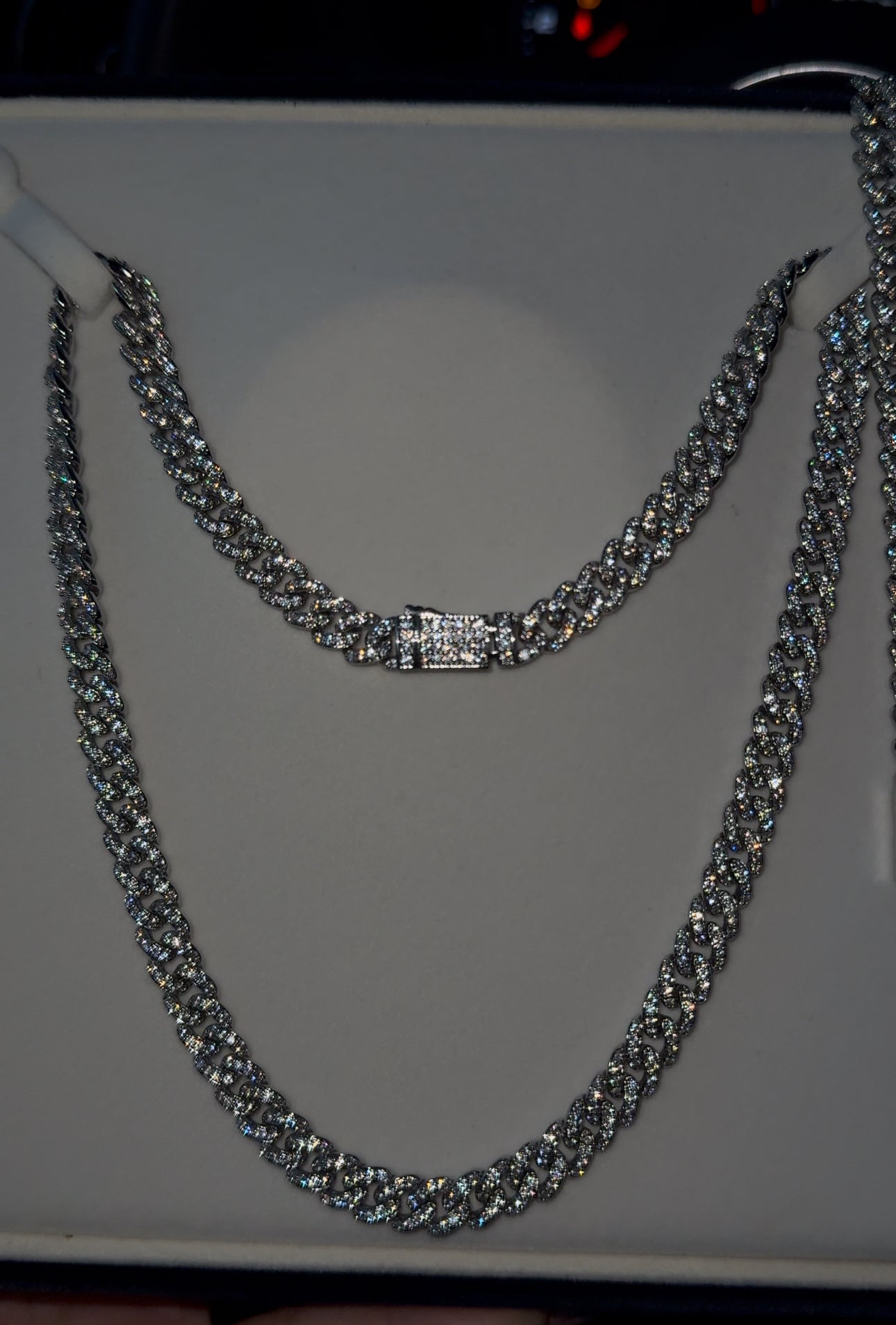 Cadena y brazalete cuban link 7mm white gold con incrustaciones full iced (promo por tiempo limitado)