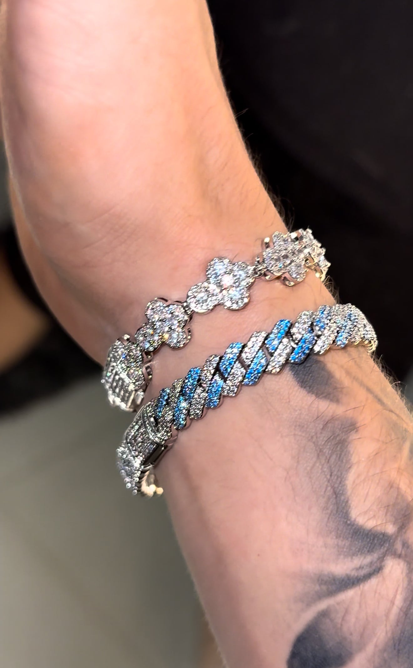 Combo brazaletes cross cluster whitegold y prong cuban 8 bicolor white gold x sky blue