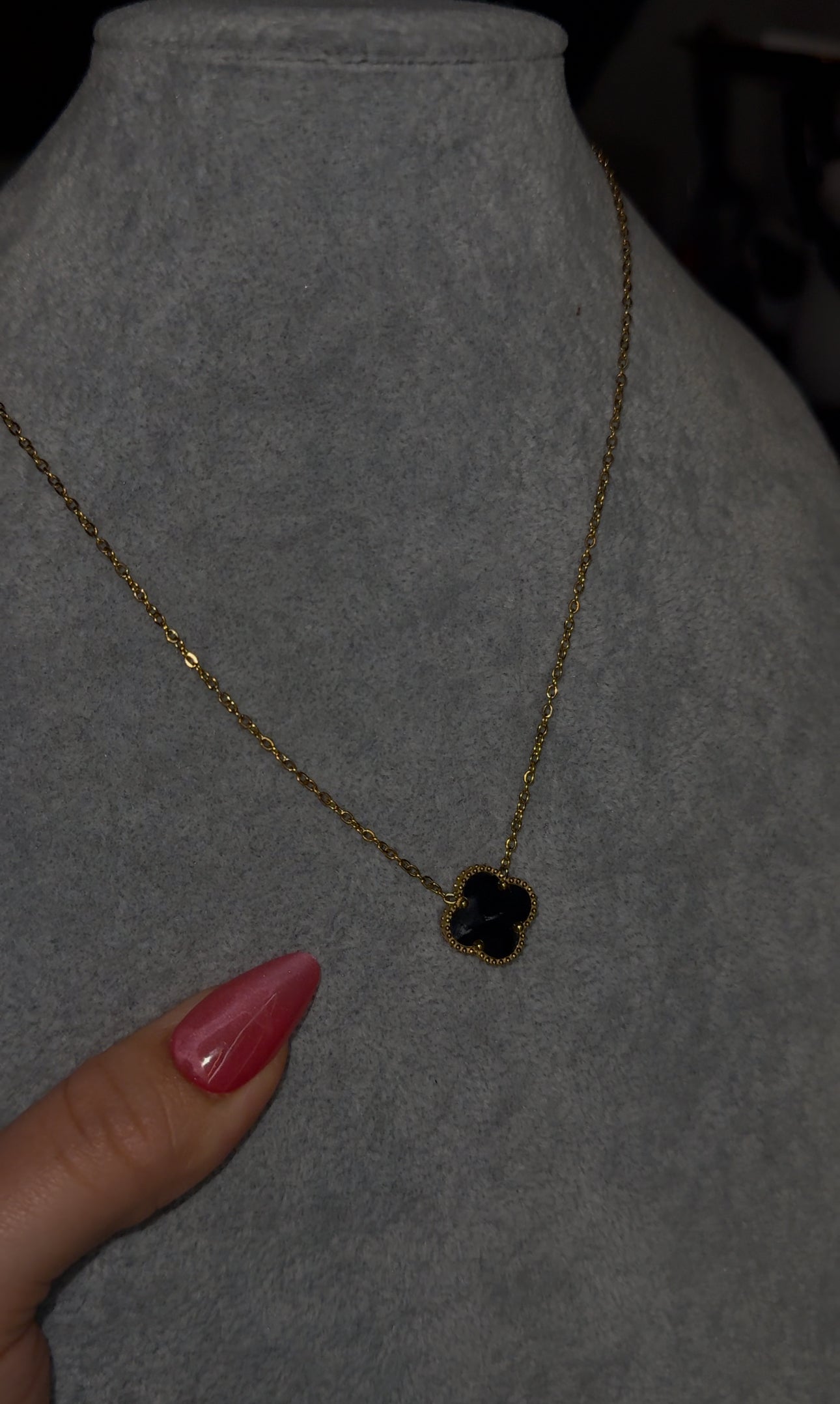 Combo brazalete y gargantilla VC black x golden