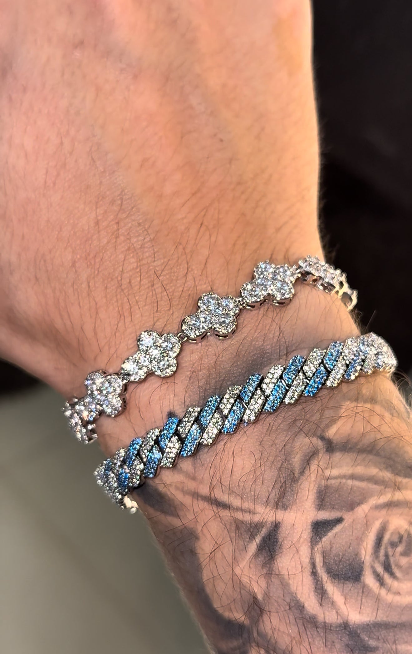 Combo brazaletes cross cluster whitegold y prong cuban 8 bicolor white gold x sky blue