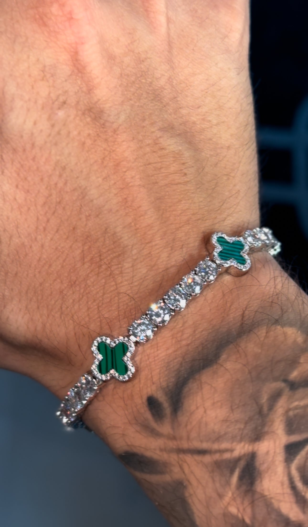 Brazalete VC. verde green full iced tennis 5 mm whitegold 18k