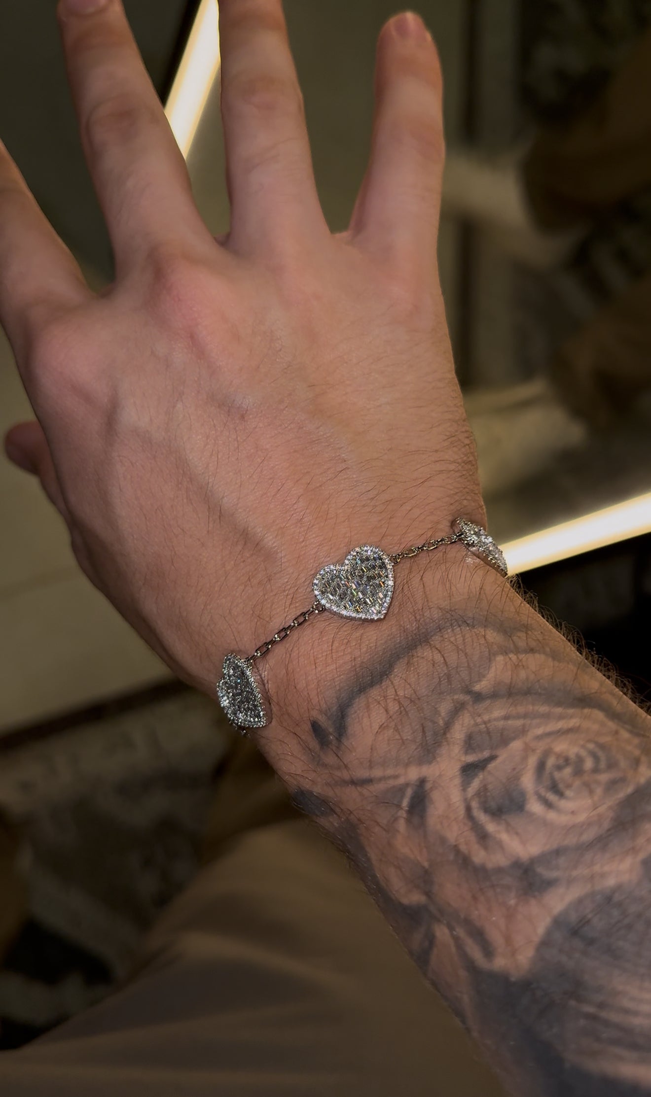 Brazalete VC. corazones whitegold 18 k plated