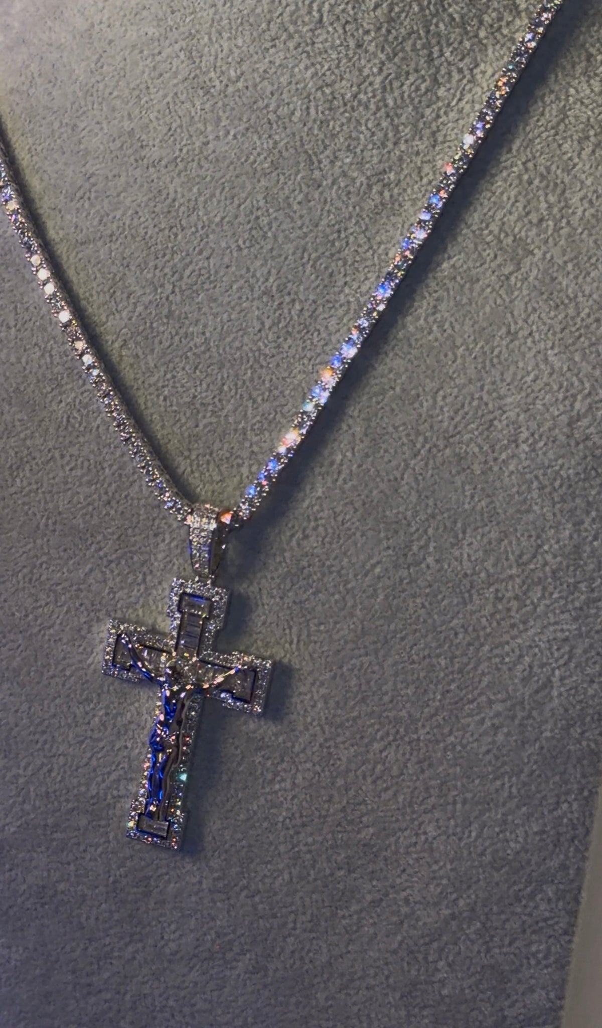 Cadena tennis chain con dije de Cristo olímpico