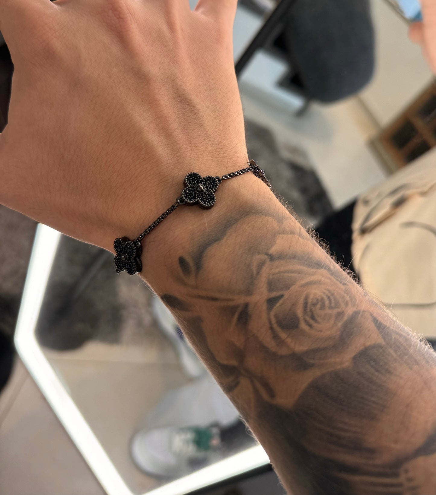 Brazalete VC. black negro full iced