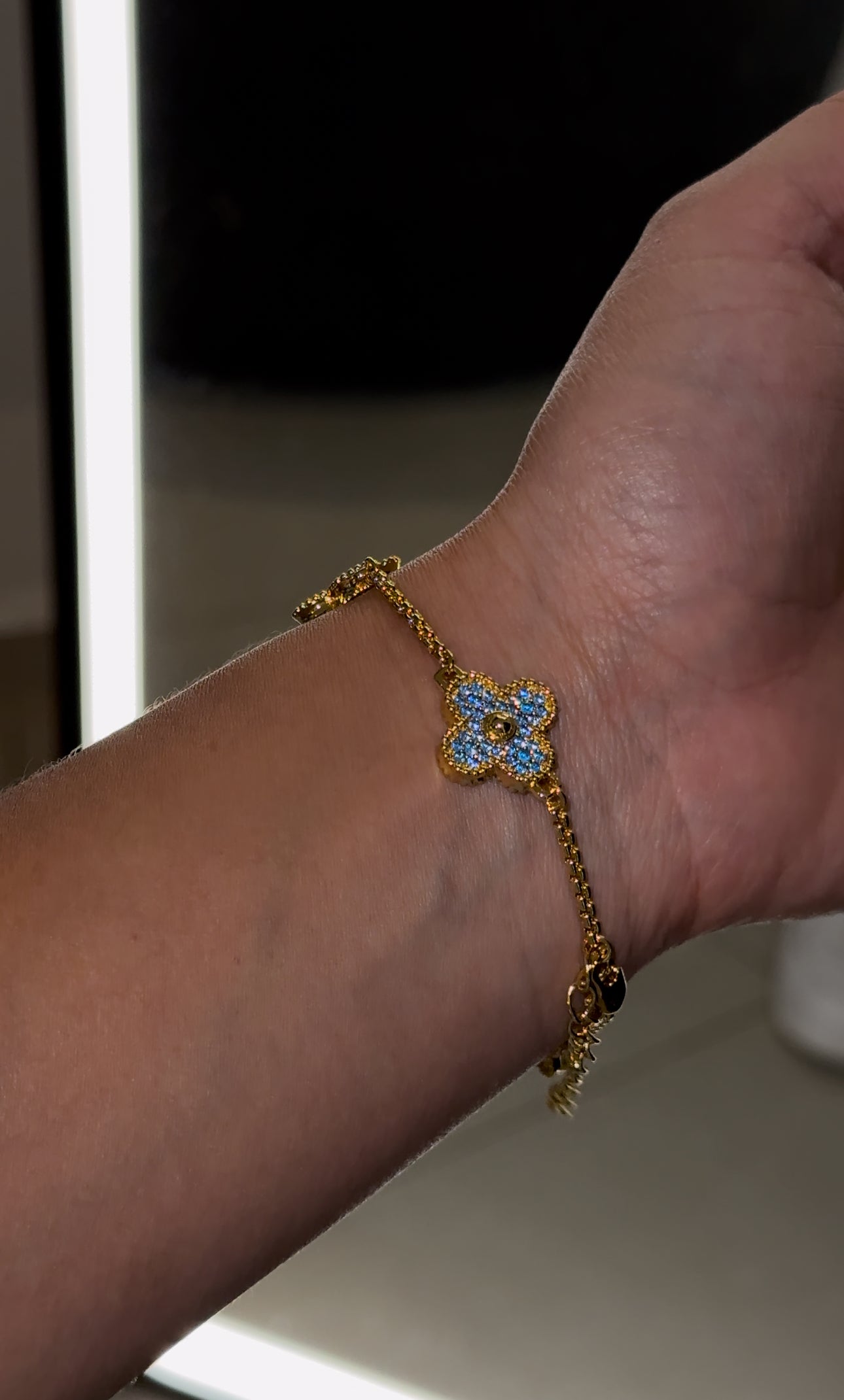 Brazalete VC. blue x golden