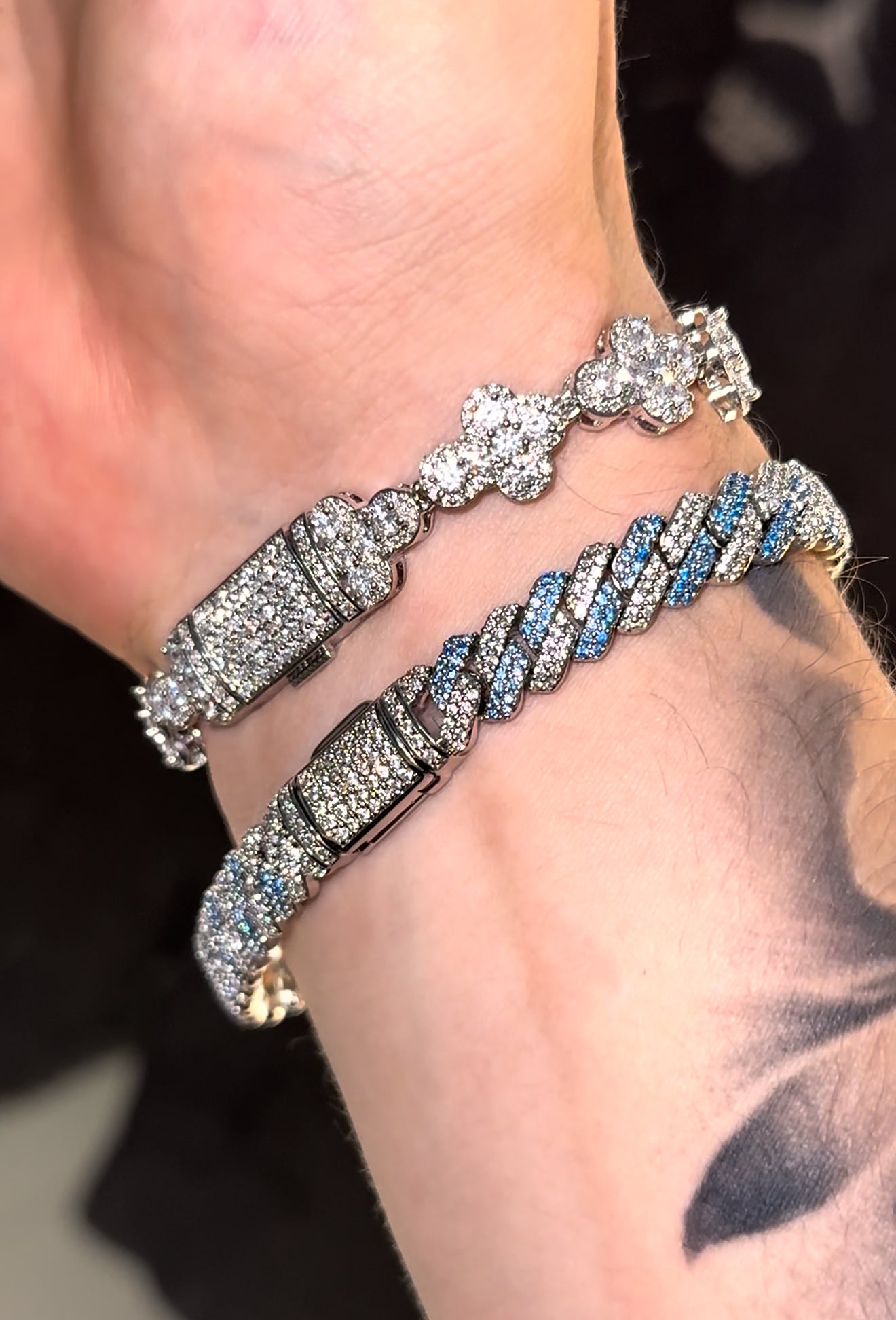 Combo brazaletes cross cluster whitegold y prong cuban 8 bicolor white gold x sky blue