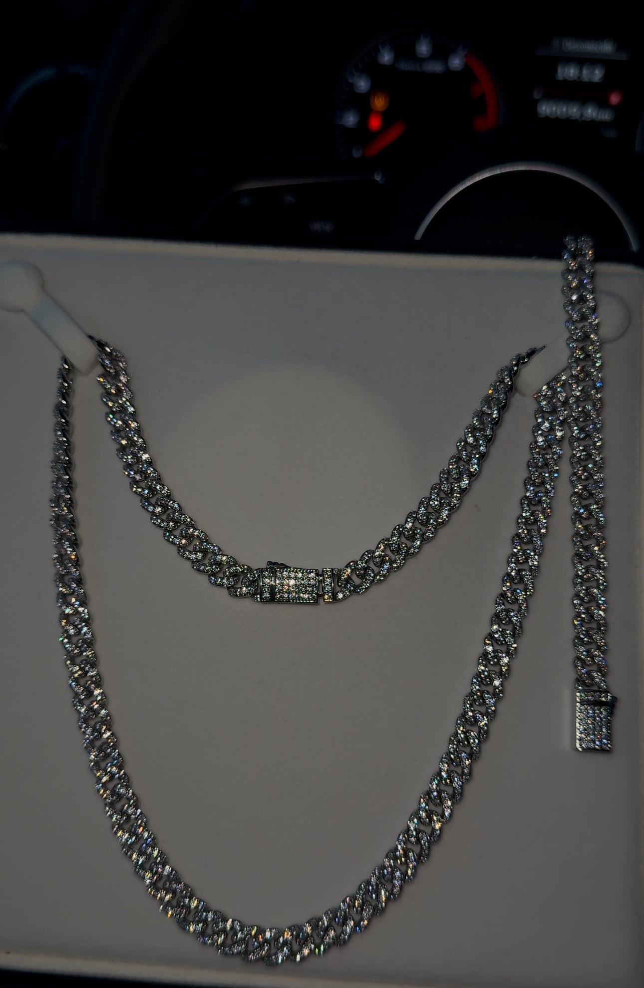 Cadena y brazalete cuban link 7mm white gold con incrustaciones full iced (promo por tiempo limitado)