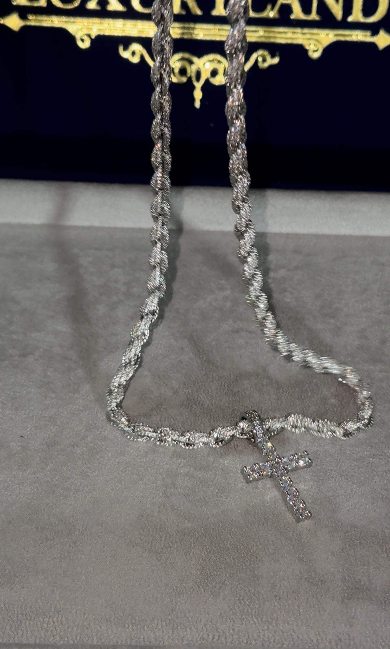 Cadena rope torzal 6 mm con dije de cruz whitegold 18k 22 micras
