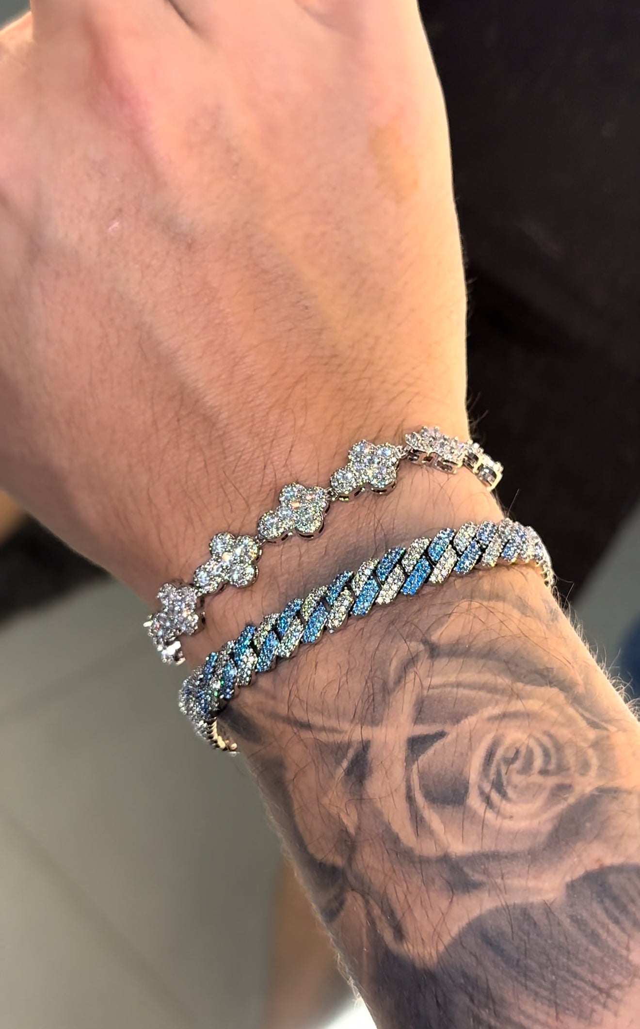 Combo brazaletes cross cluster whitegold y prong cuban 8 bicolor white gold x sky blue