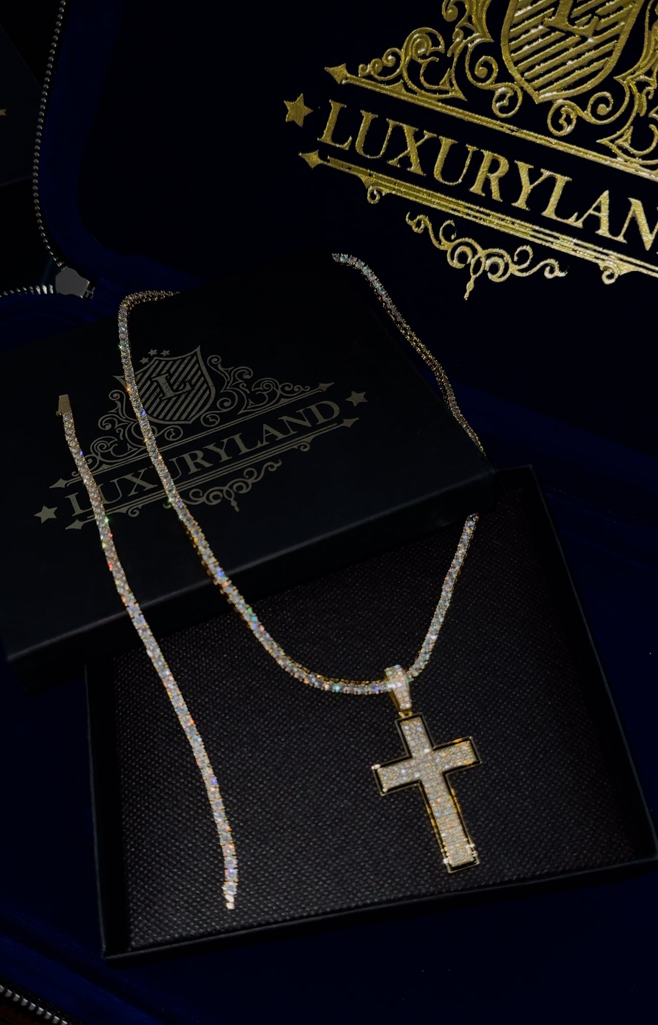 Cadena y brazalete tennis 3mm con dije de cruz golden x black