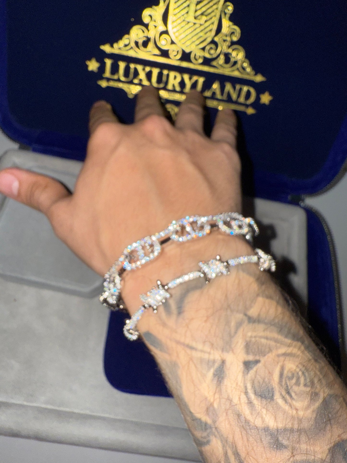 Combo brazalete GG LINK y brazalete de púas whitegold 18k plated