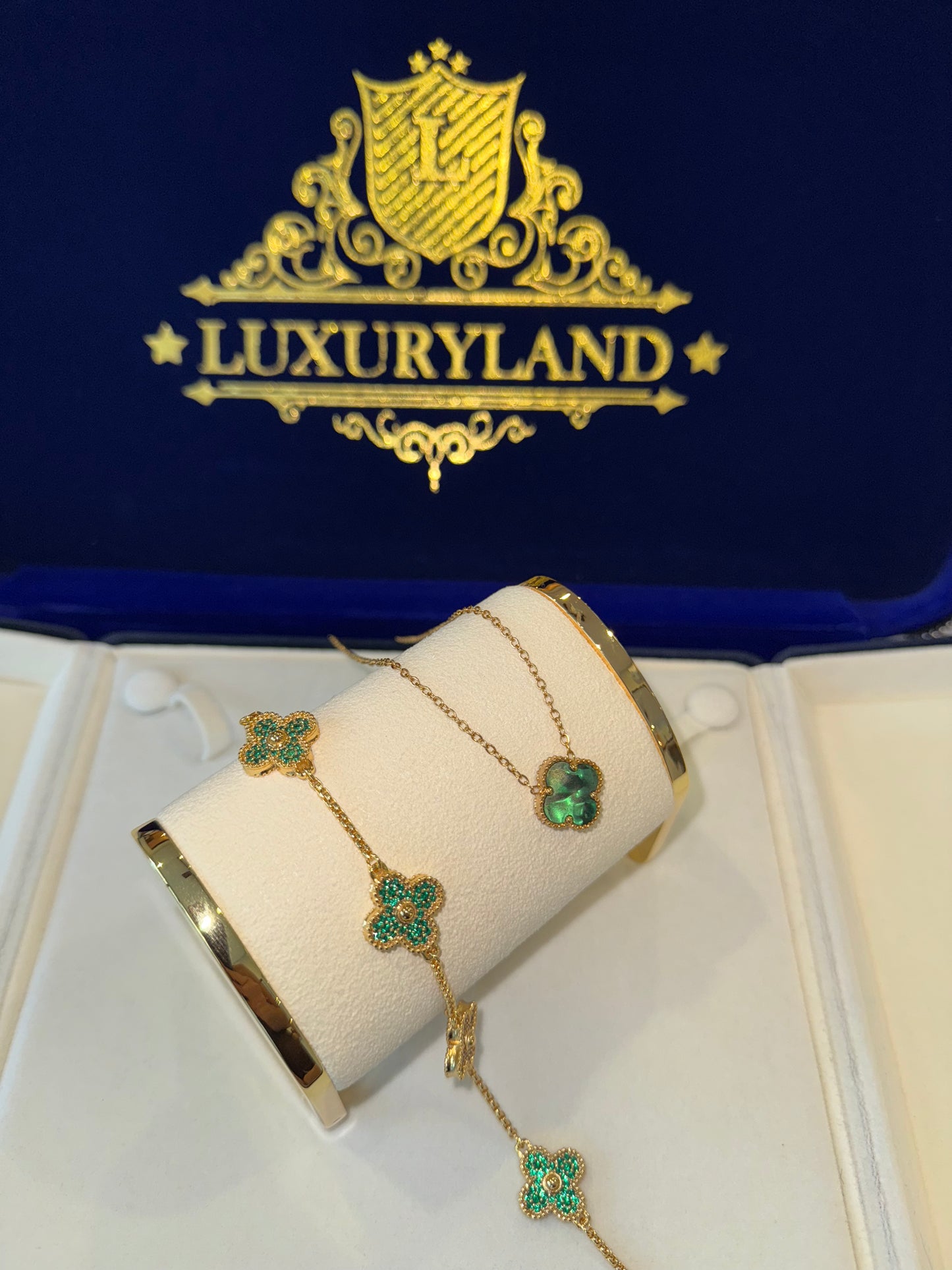 CONJUNTO cadena y brazalete VC. golden x green