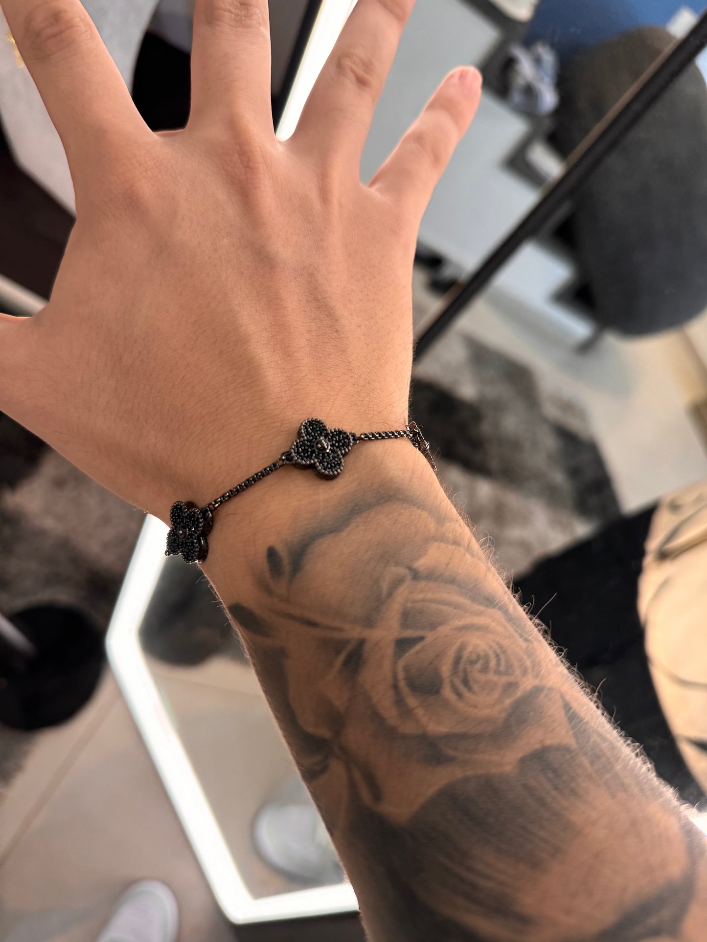 Brazalete VC. black negro full iced