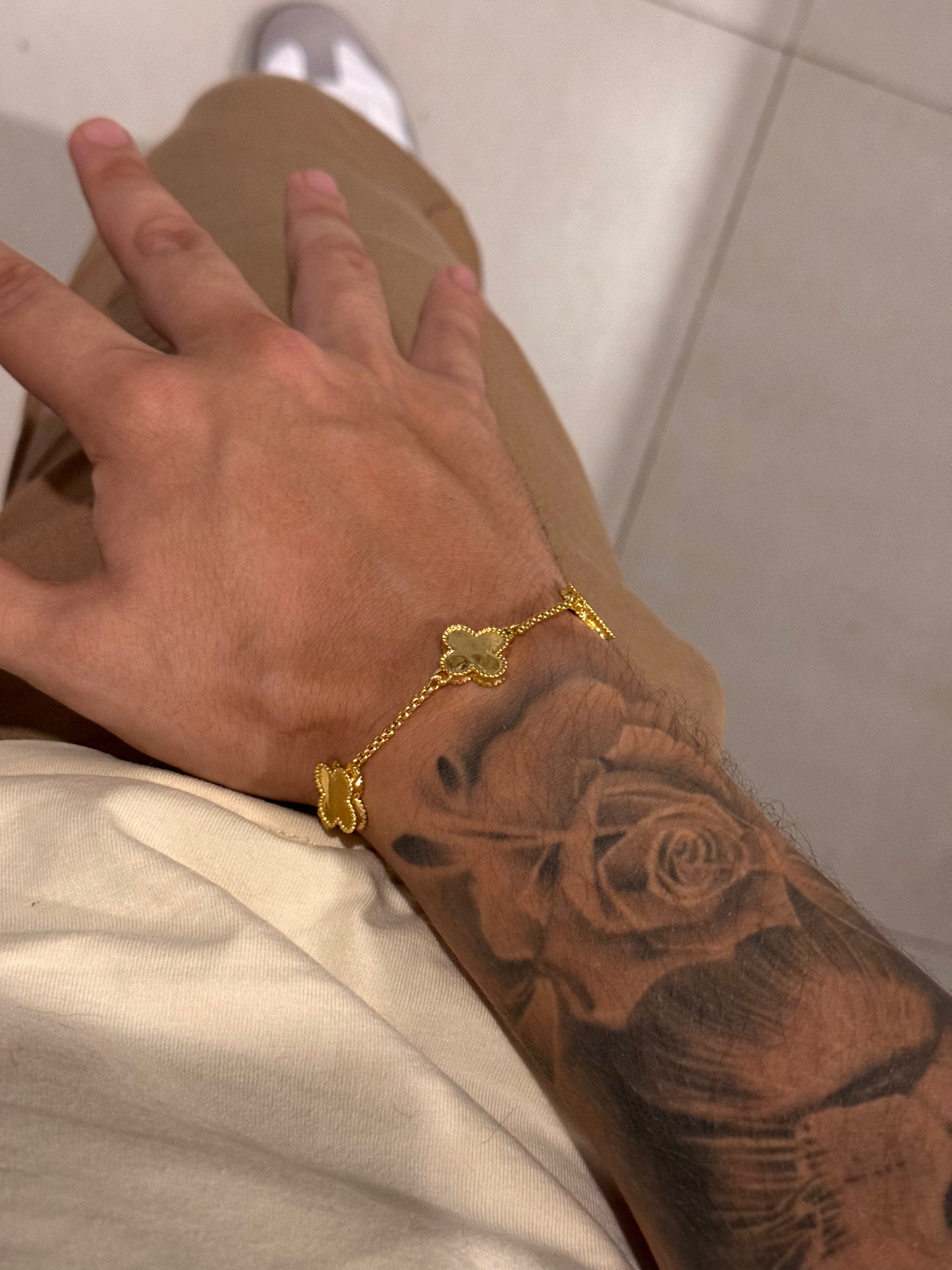 Brazalete VC. doble vista golden full iced