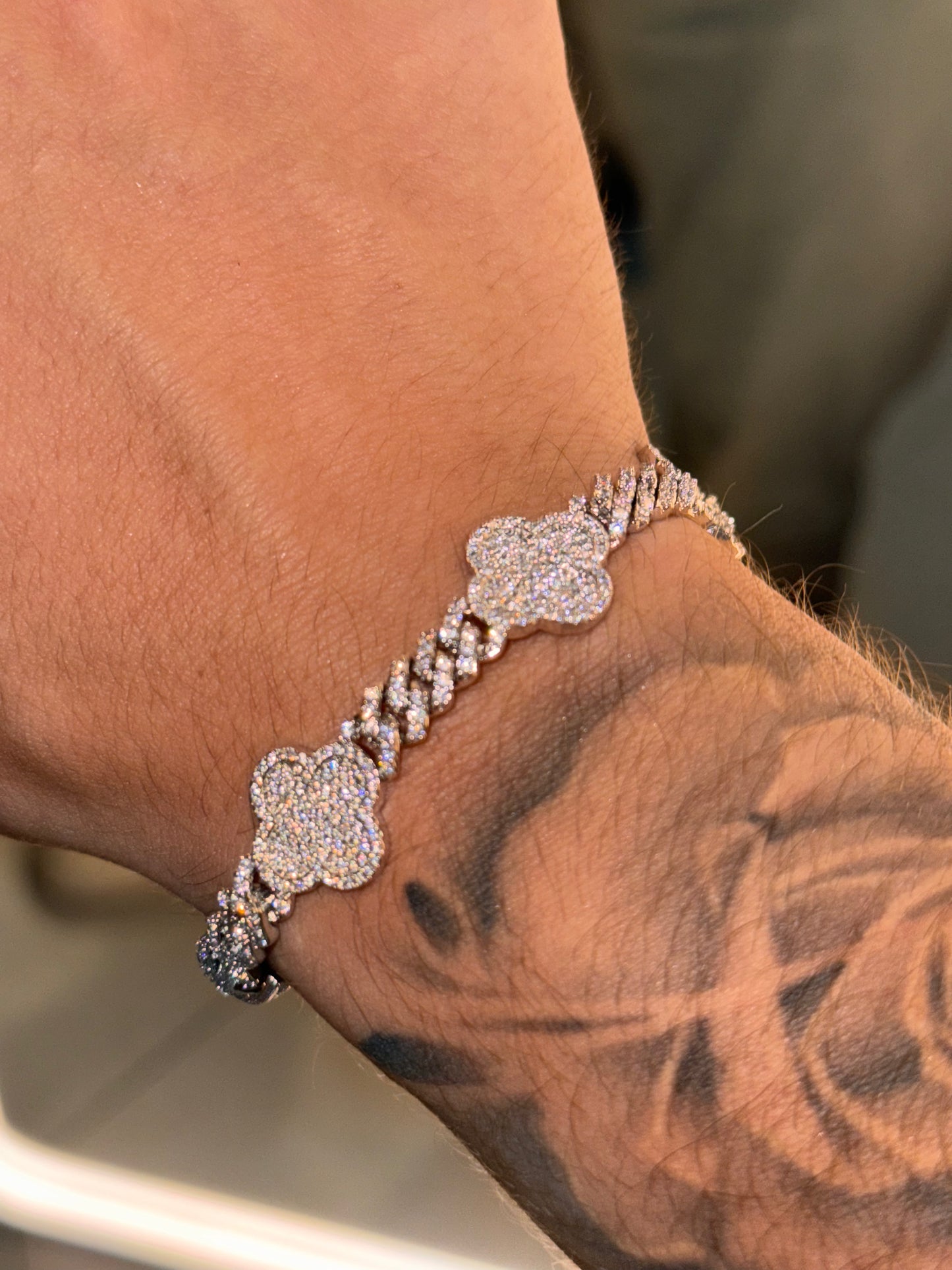 Brazalete VC whitegold full iced cuban link