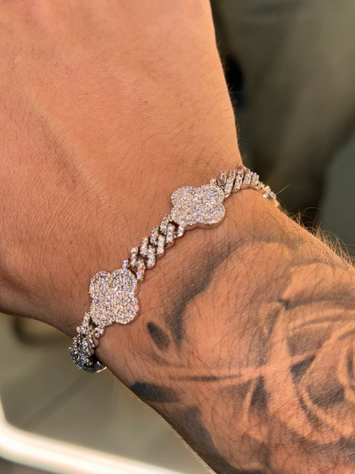Brazalete VC whitegold full iced cuban link