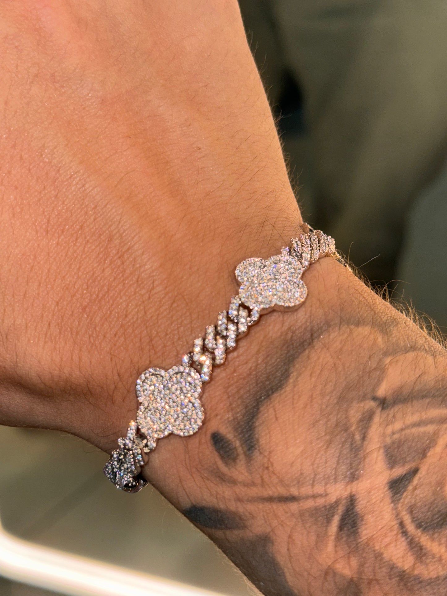 Brazalete VC whitegold full iced cuban link