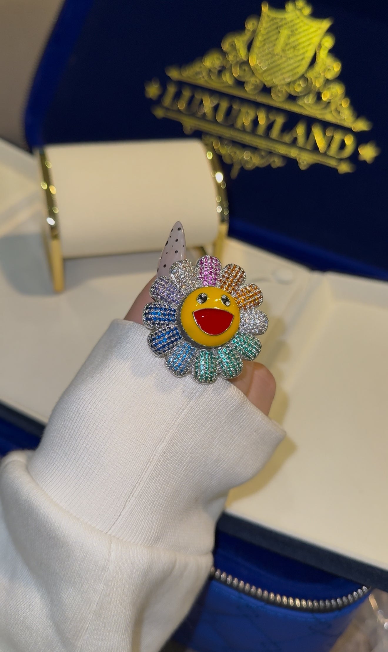 Dije de murakami giratorio 3D con cadena torzal 6mm whitegold full iced