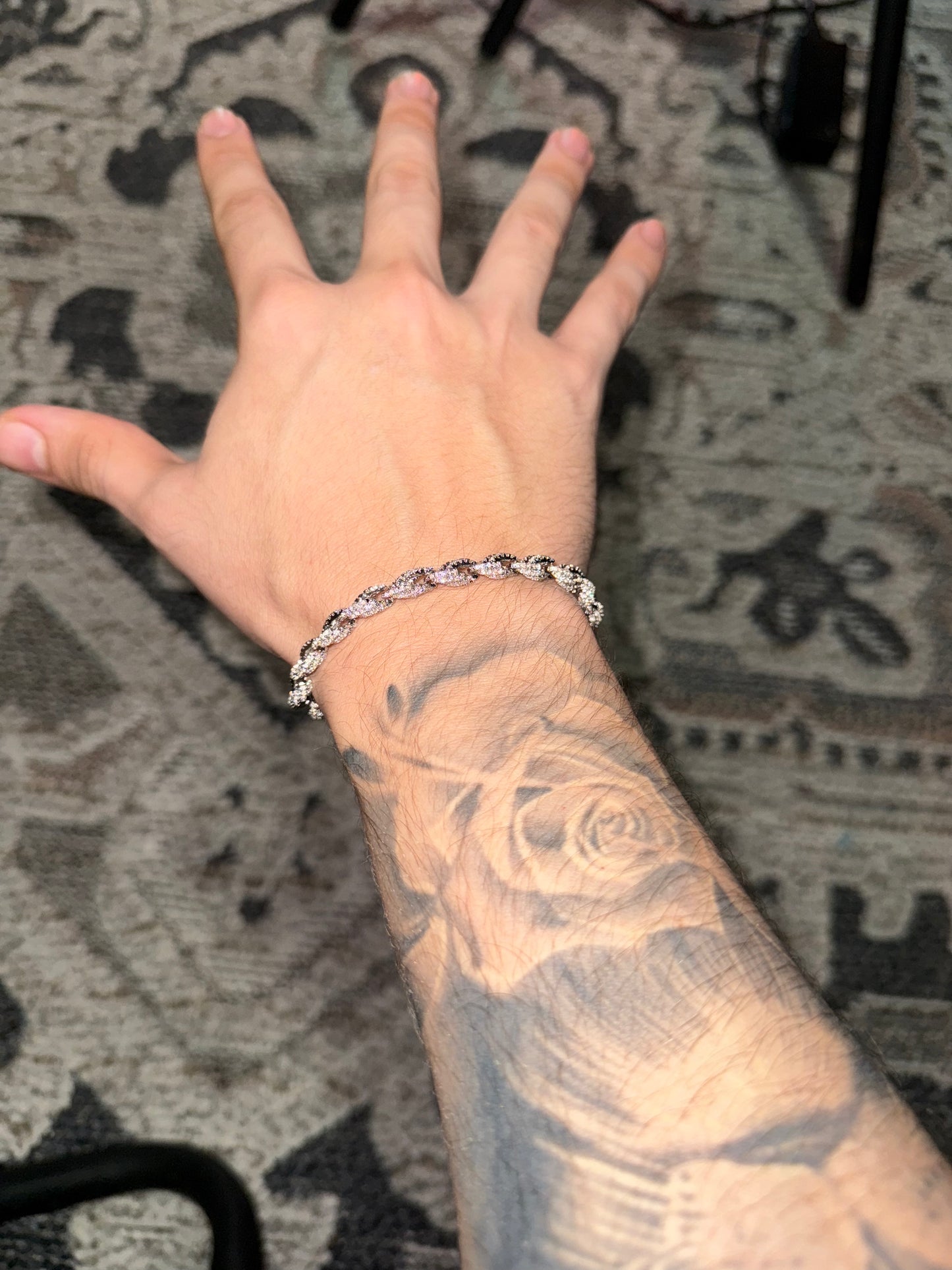 Brazalete torzal con incrustaciones