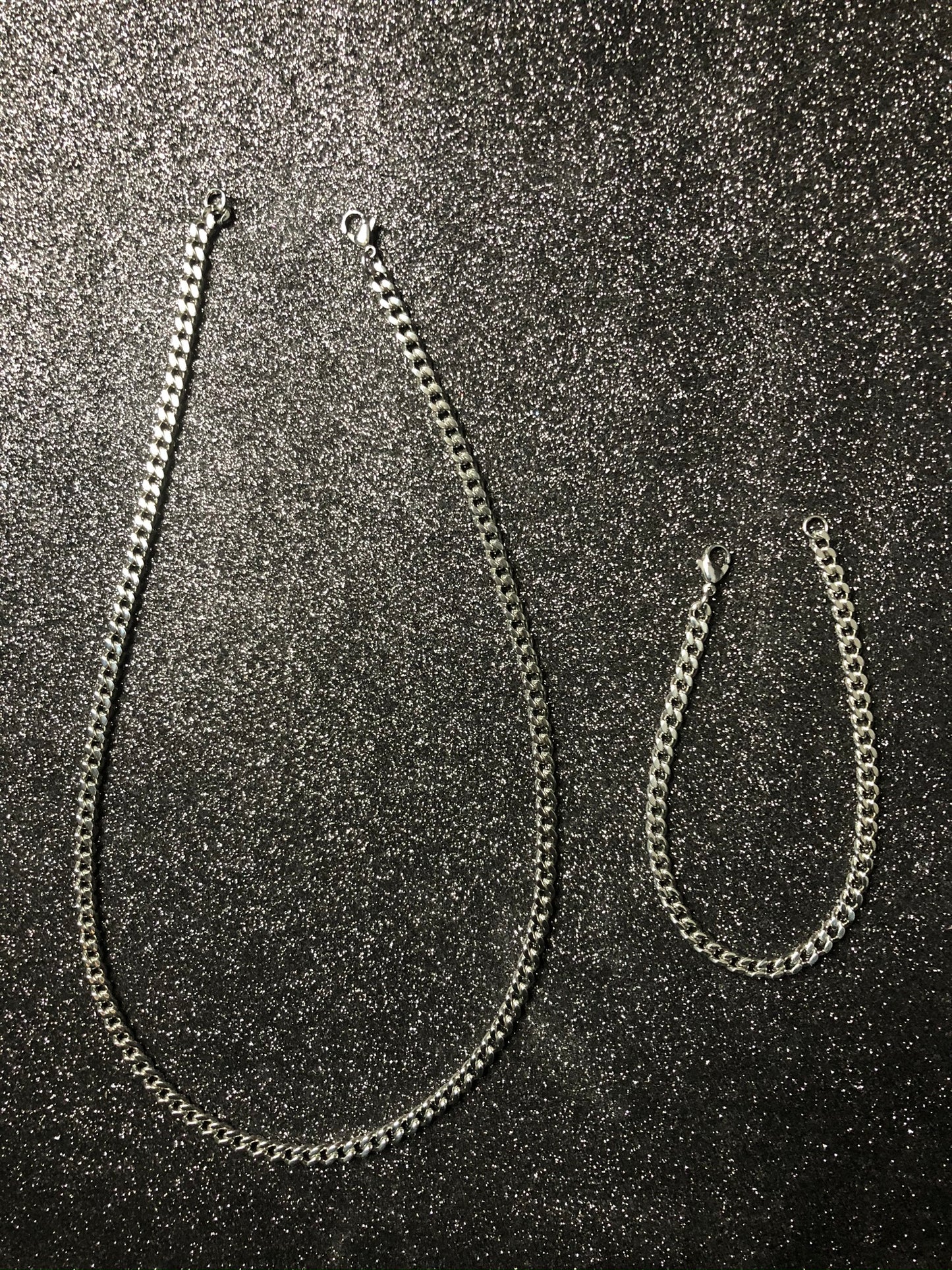 Conjunto de cadena y brazalete laminado oro blanco (4 micras) eslabón seguido, 5 mm.